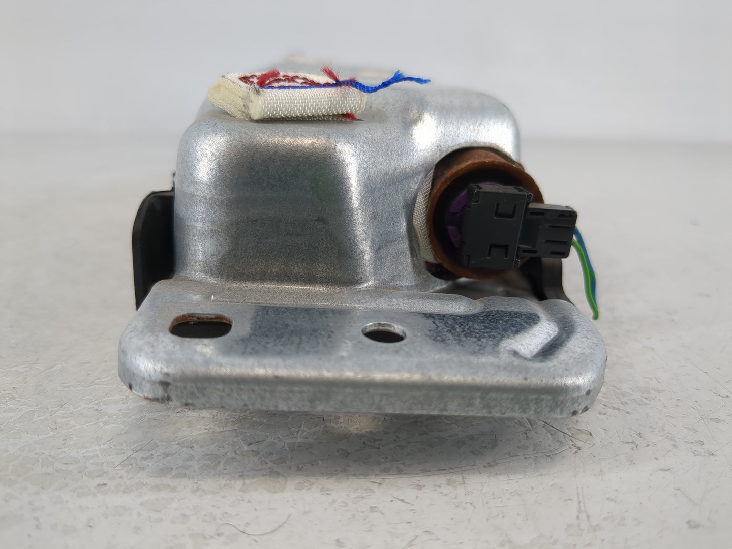 2016-2018 Mini Cooper Clubman Air Bag Passenger Right Knee OEM P/N:0589-P1-000356 Fits Fits 2016 2017 2018 2019 2020 2021 20