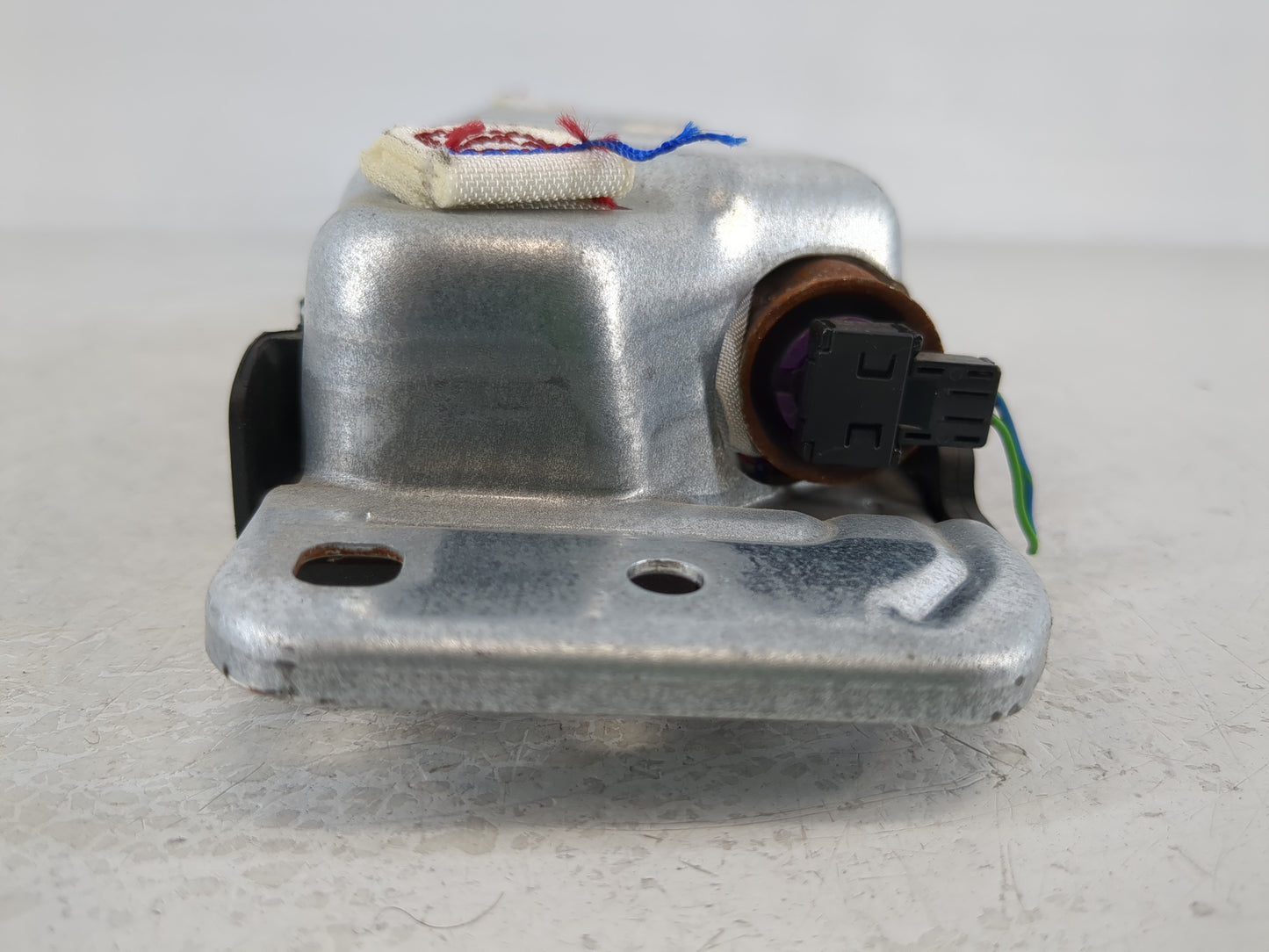2016-2018 Mini Cooper Clubman Air Bag Passenger Right Knee OEM P/N:0589-P1-000356 Fits Fits 2016 2017 2018 2019 2020 2021 20