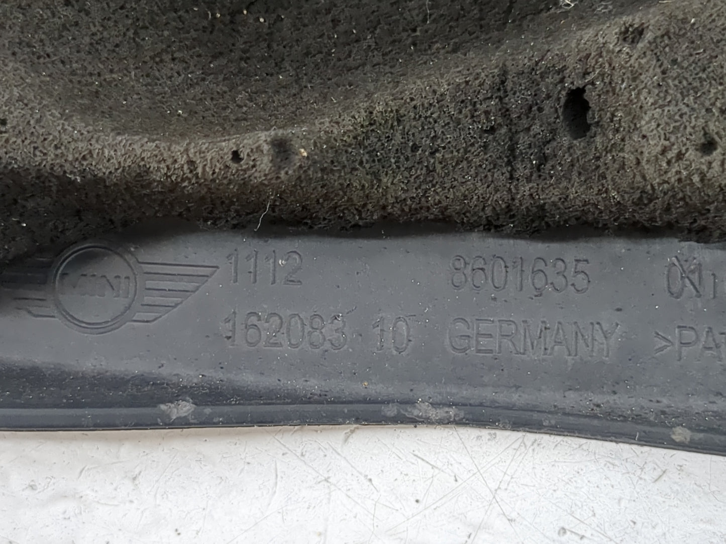 2017 Mini Cooper Clubman Engine Cover Black - Oemusedautoparts1.com