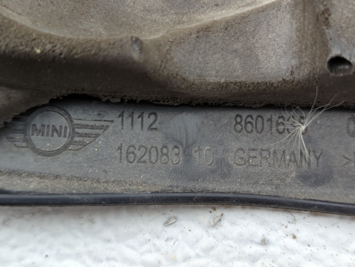 2017 Mini Cooper Clubman Engine Cover - Oemusedautoparts1.com