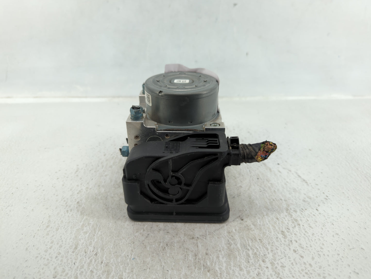 2017 Mini Cooper Clubman ABS Pump Control Module Replacement P/N:3451-6883343-01 Fits OEM Used Auto Parts - Oemusedautoparts