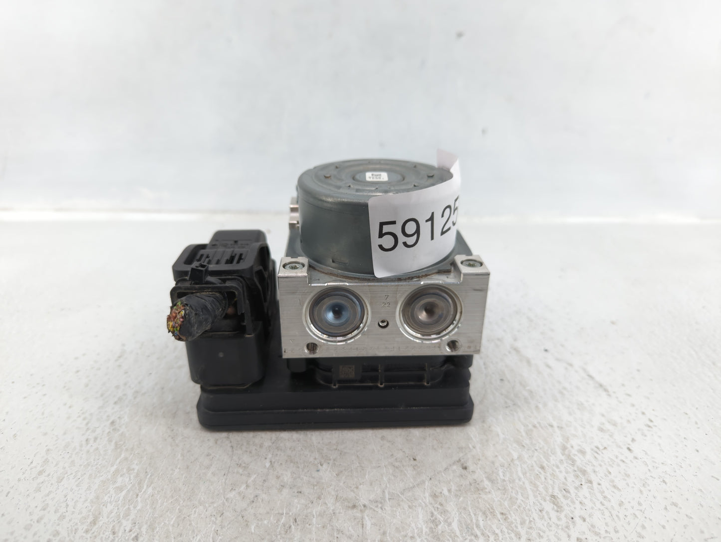 2017 Mini Cooper Clubman ABS Pump Control Module Replacement P/N:3451-6883343-01 Fits OEM Used Auto Parts - Oemusedautoparts