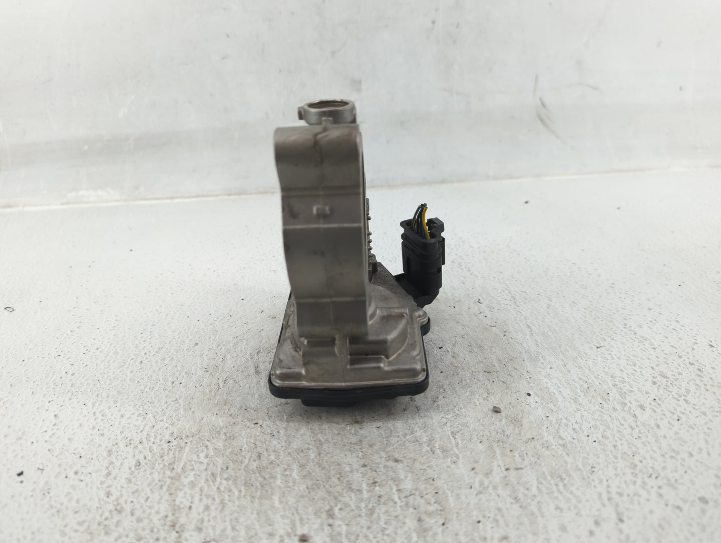 2017-2019 Mini Cooper Countryman Throttle Body P/N:7 618 838 7 619 008 Fits Fits 2014 2015 2016 2017 2018 2019 OEM Used Auto