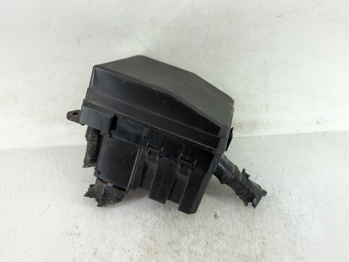 2016-2017 Mitsubishi Lancer Fusebox Fuse Box Panel Relay Module Fits Fits 2012 2013 2014 2015 2016 2017 OEM Used Auto Parts 
