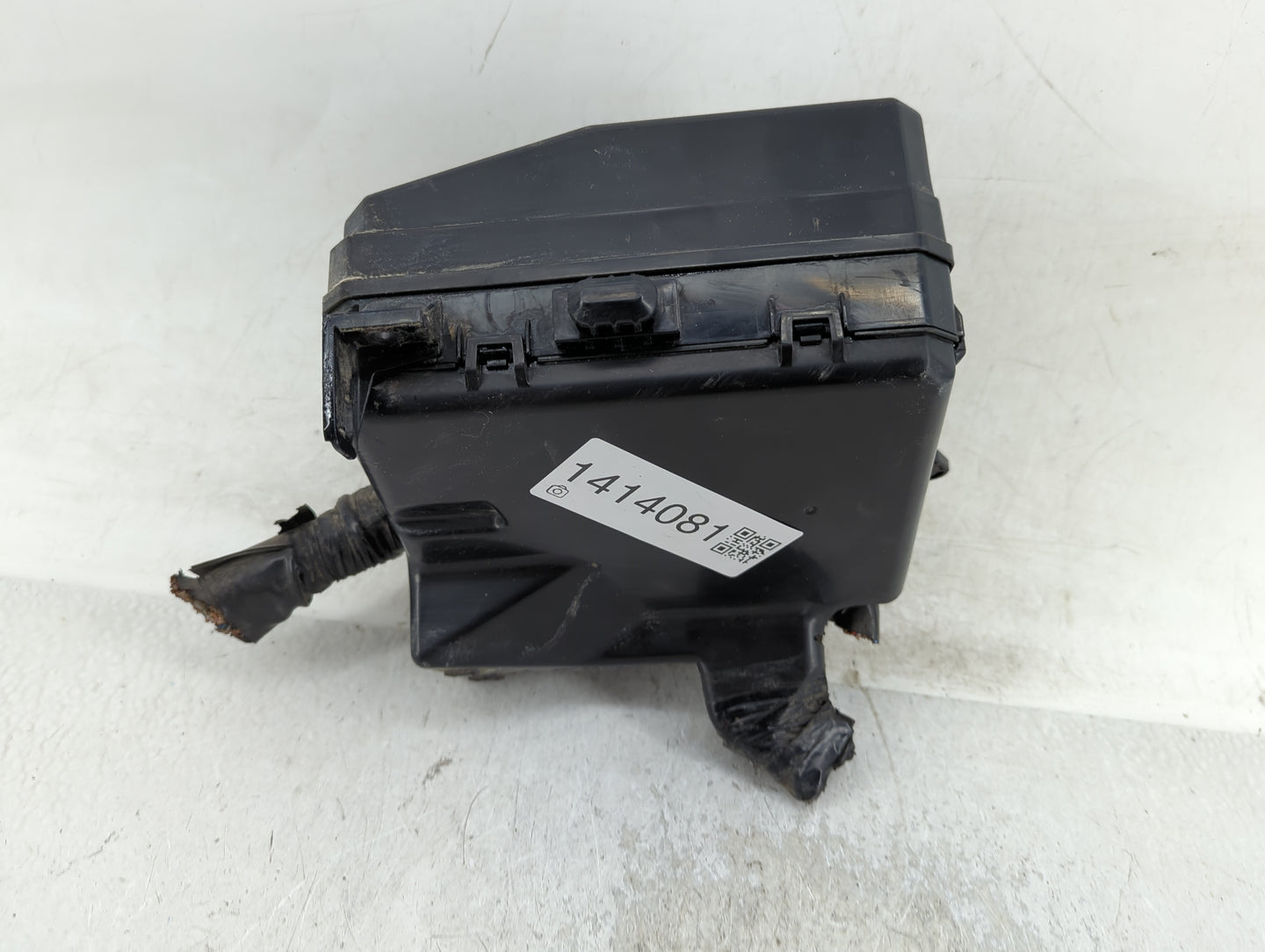 2016-2017 Mitsubishi Lancer Fusebox Fuse Box Panel Relay Module Fits Fits 2012 2013 2014 2015 2016 2017 OEM Used Auto Parts 