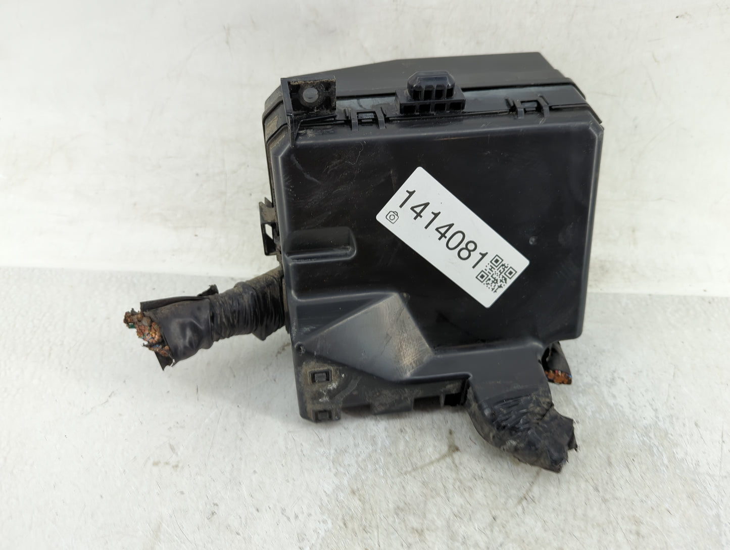 2016-2017 Mitsubishi Lancer Fusebox Fuse Box Panel Relay Module Fits Fits 2012 2013 2014 2015 2016 2017 OEM Used Auto Parts 