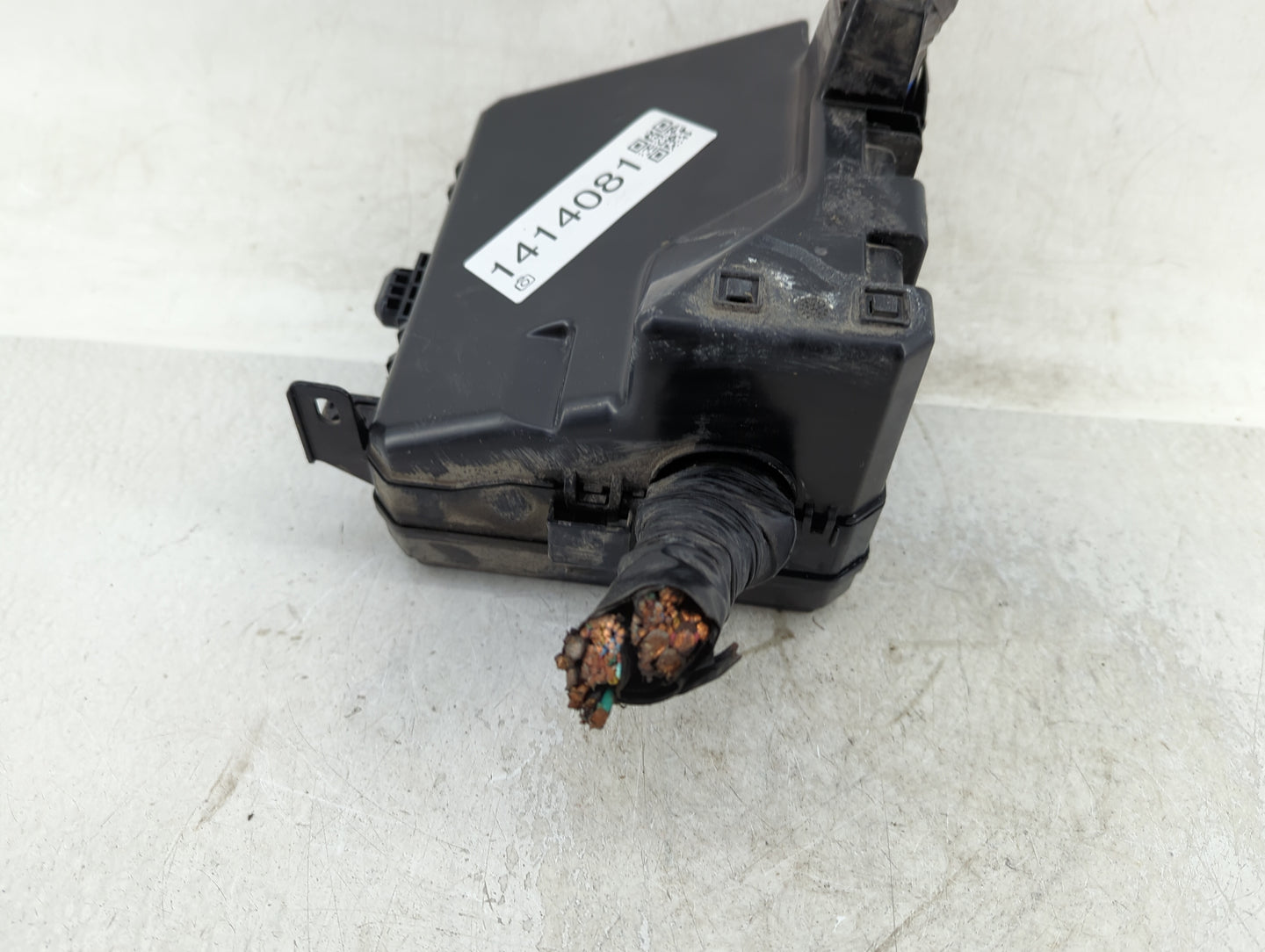 2016-2017 Mitsubishi Lancer Fusebox Fuse Box Panel Relay Module Fits Fits 2012 2013 2014 2015 2016 2017 OEM Used Auto Parts 