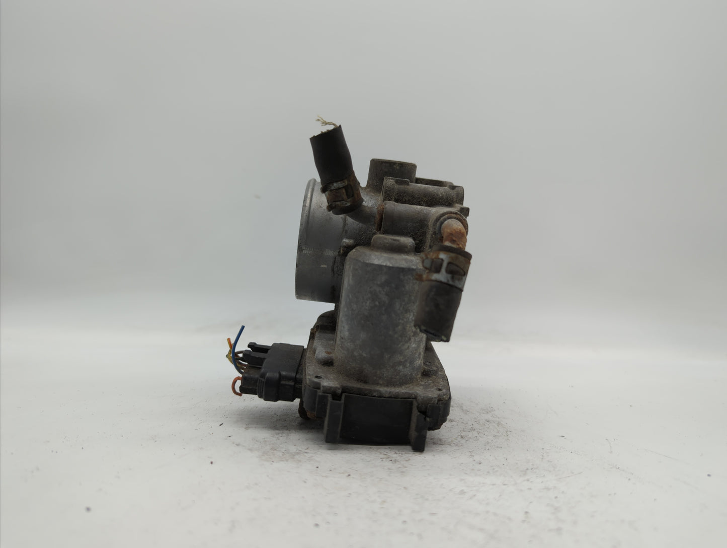 2017 Mitsubishi Lancer Throttle Body P/N:57021 6X05 0243 Fits OEM Used Auto Parts - Oemusedautoparts1.com