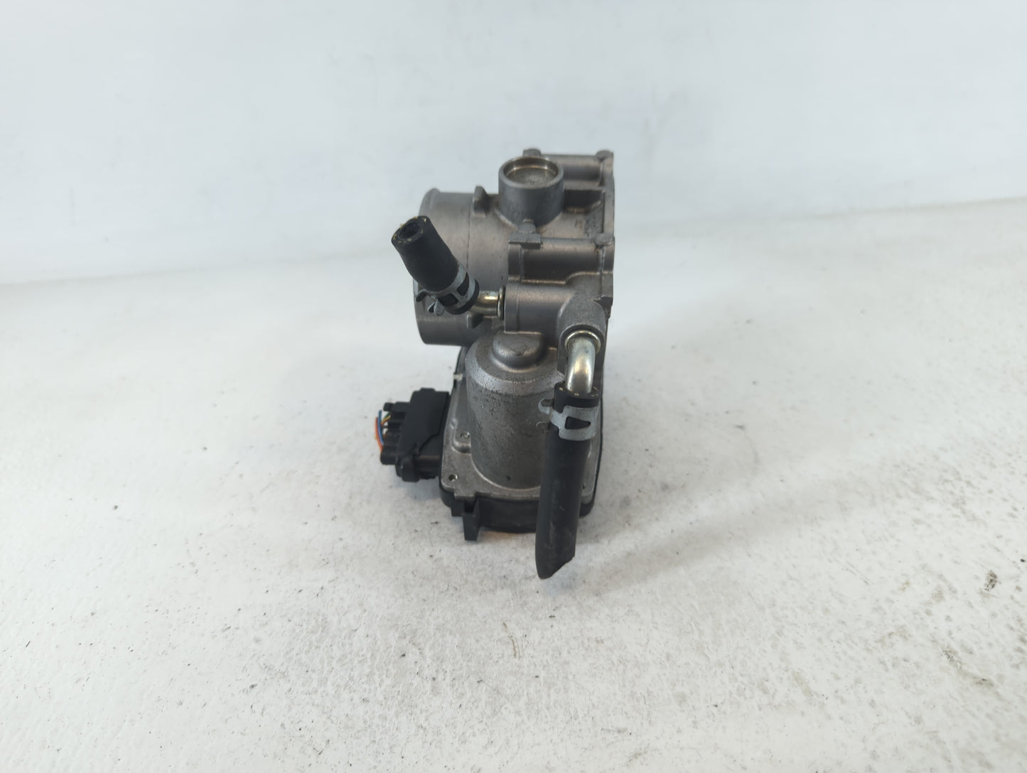 2013-2017 Mitsubishi Lancer Throttle Body Fits Fits 2013 2014 2015 2016 2017 OEM Used Auto Parts - Oemusedautoparts1.com