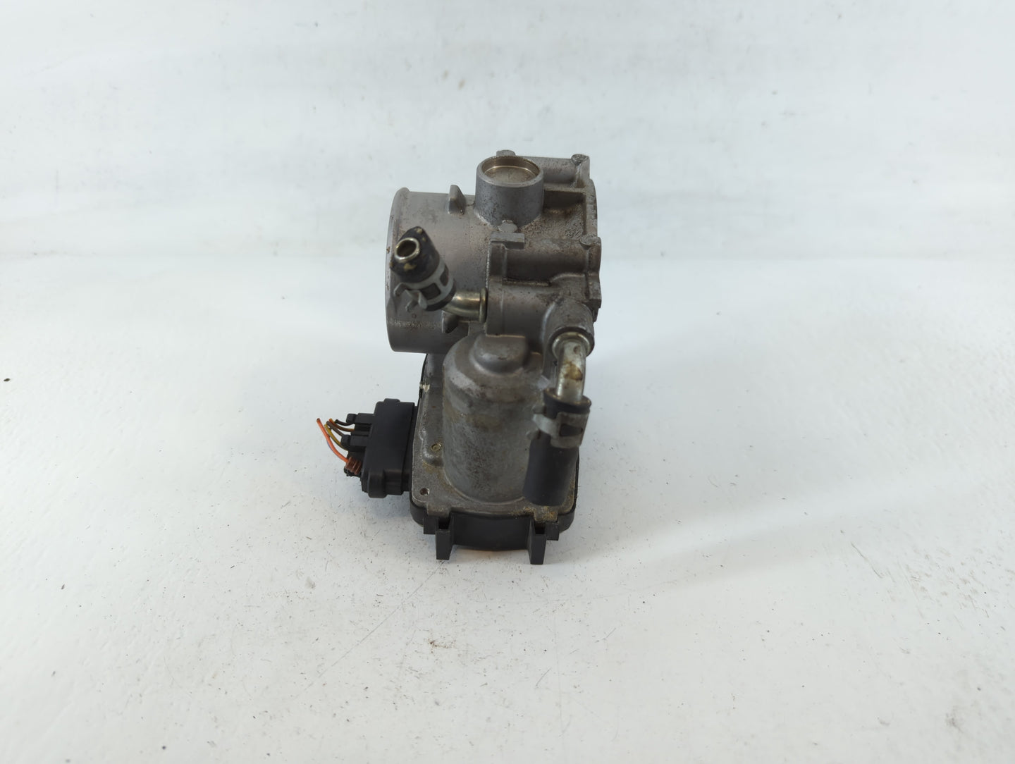 2013-2017 Mitsubishi Lancer Throttle Body P/N:7722 0979 Fits Fits 2013 2014 2015 2016 2017 OEM Used Auto Parts - Oemusedauto