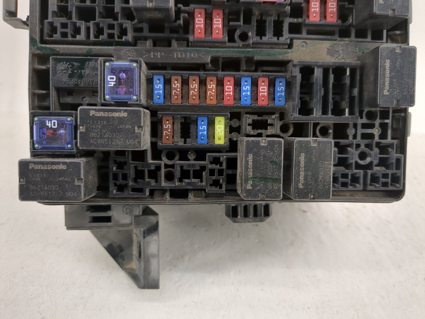 2014 Mitsubishi Mirage Fusebox Fuse Box Panel Relay Module P/N:KA2 7577 Fits OEM Used Auto Parts - Oemusedautoparts1.com