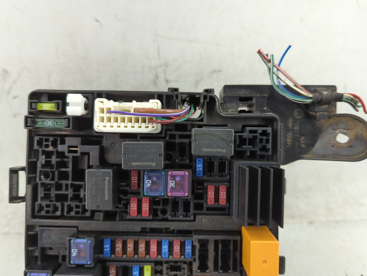 2014 Mitsubishi Mirage Fusebox Fuse Box Panel Relay Module Fits OEM Used Auto Parts - Oemusedautoparts1.com