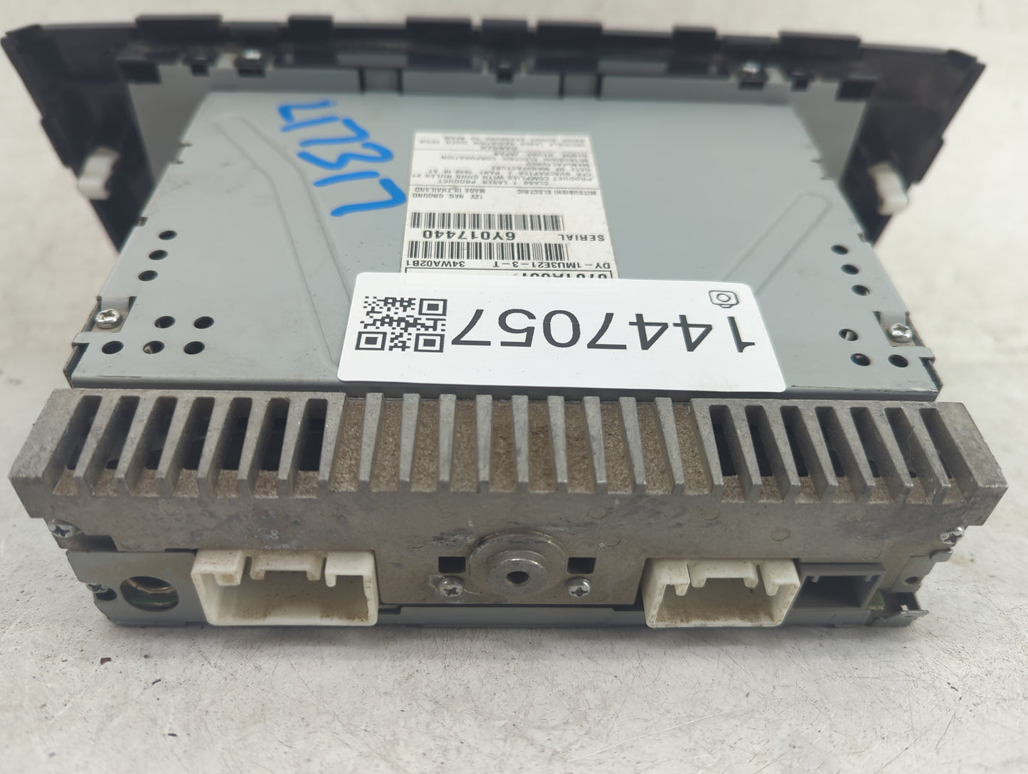 2017 Mitsubishi Mirage Radio AM FM Cd Player Receiver Replacement P/N:8701A657 DY-1MU3E21-3-T Fits OEM Used Auto Parts - Oem
