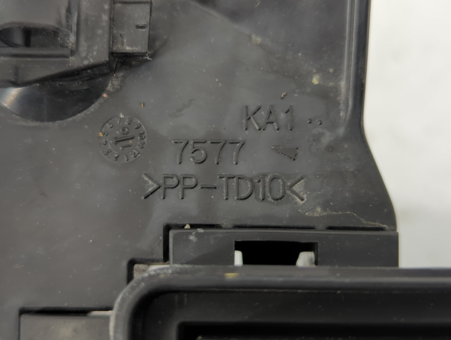 2014 Mitsubishi Mirage Fusebox Fuse Box Panel Relay Module P/N:7577 PP-TD10 Fits OEM Used Auto Parts - Oemusedautoparts1.com