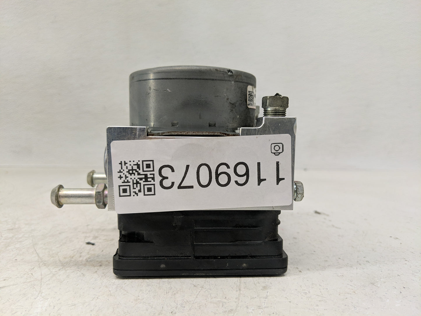 2017 Mitsubishi Outlander ABS Pump Control Module Replacement P/N:4670B262 Fits OEM Used Auto Parts - Oemusedautoparts1.com