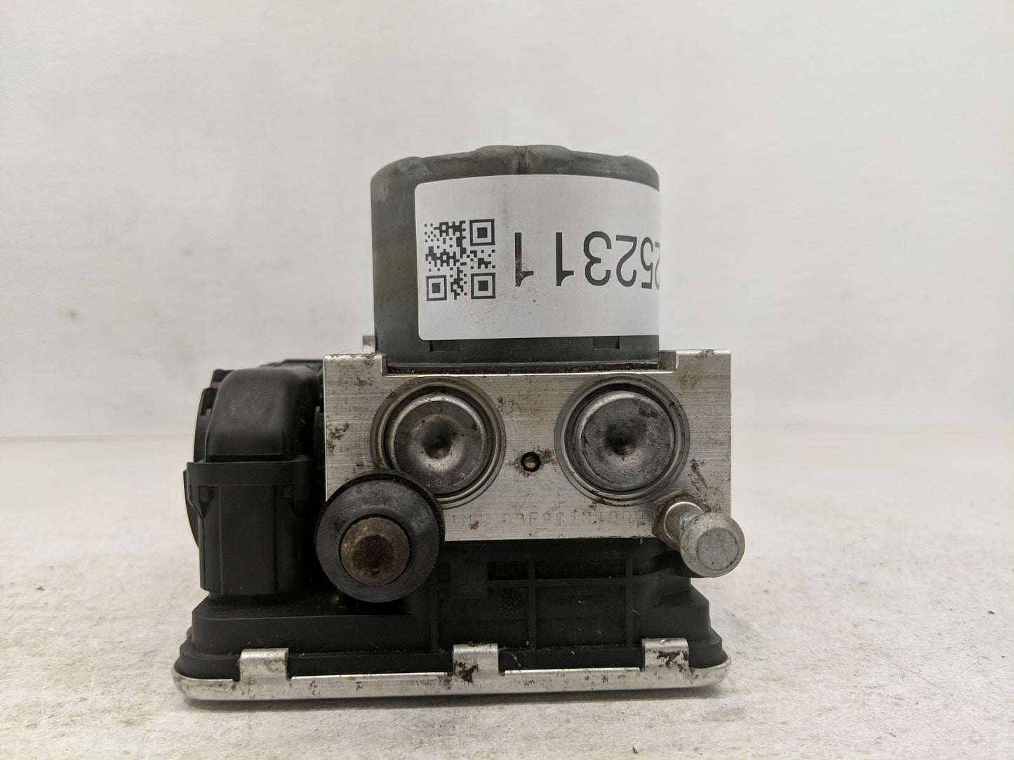 2017 Mitsubishi Outlander ABS Pump Control Module Replacement P/N:ESC EC11 C15 Fits OEM Used Auto Parts - Oemusedautoparts1.