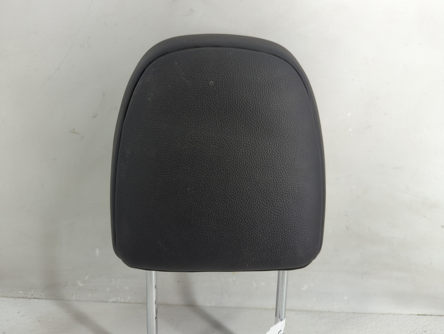 2017 Mitsubishi Outlander Headrest Head Rest Front Driver Passenger Seat Fits OEM Used Auto Parts - Oemusedautoparts1.com