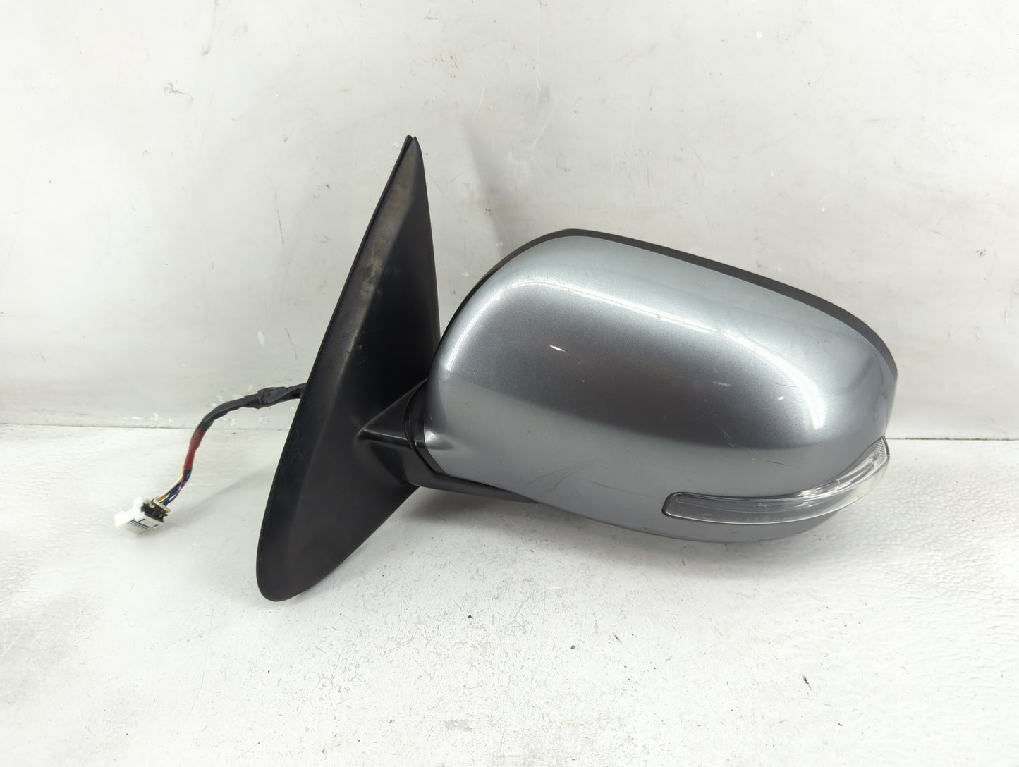 2017 Mitsubishi Outlander Driver Side View Mirror - Left Door Mirror OEM Used - Oemusedautoparts1.com