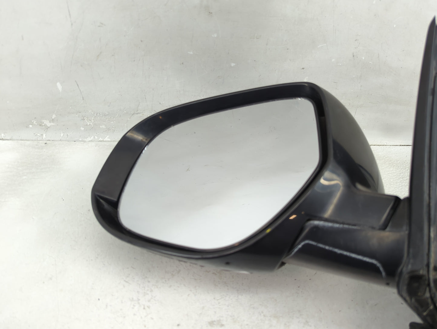 2017 Mitsubishi Outlander Driver Side View Mirror - Left Door Mirror OEM Used - Oemusedautoparts1.com