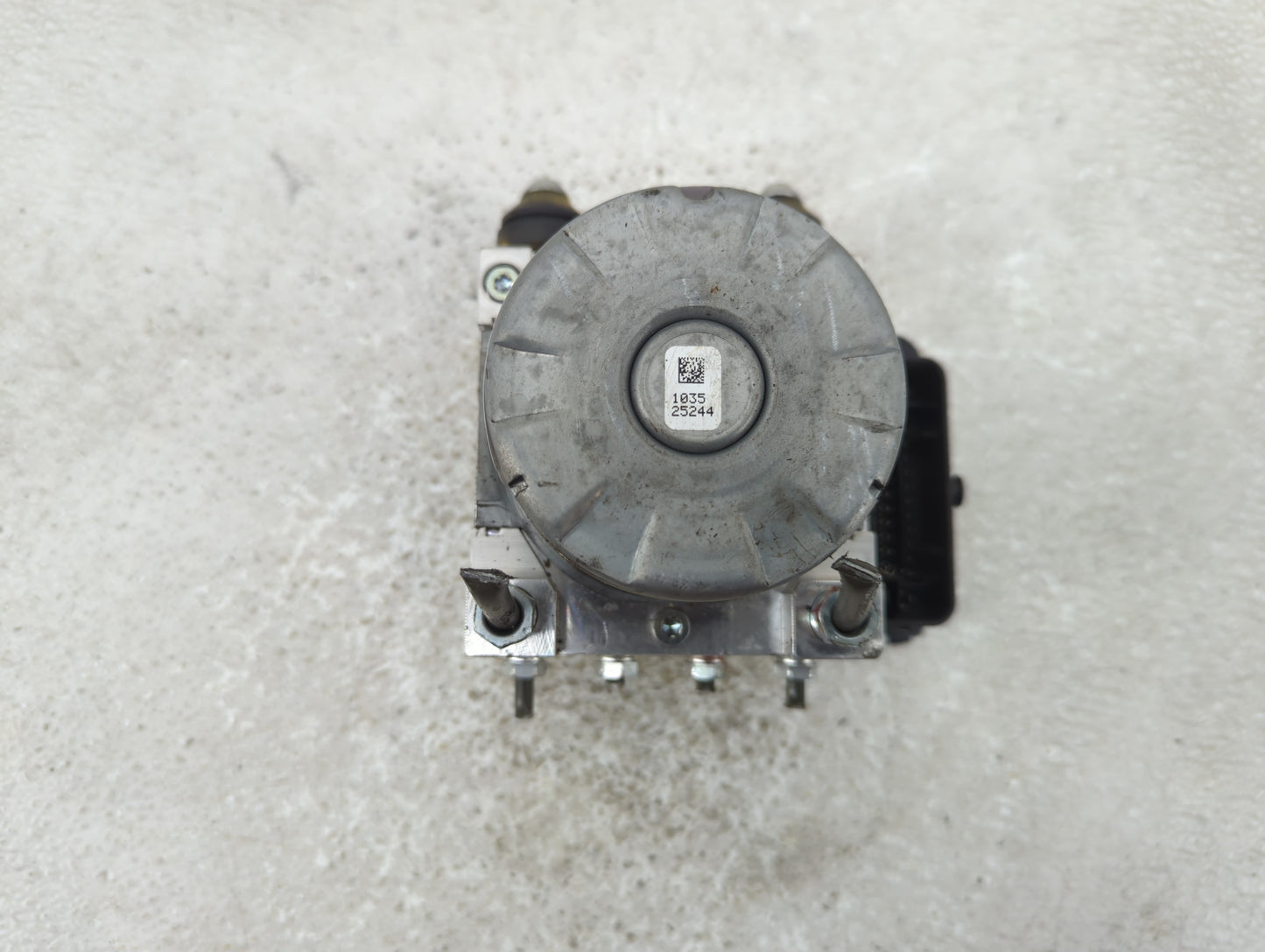 2017 Mitsubishi Outlander ABS Pump Control Module Replacement P/N:ESC EC11 C15 Fits OEM Used Auto Parts - Oemusedautoparts1.