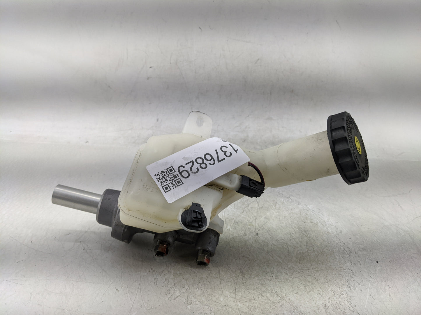 2014-2016 Mitsubishi Outlander Brake Master Cylinder - Oemusedautoparts1.com