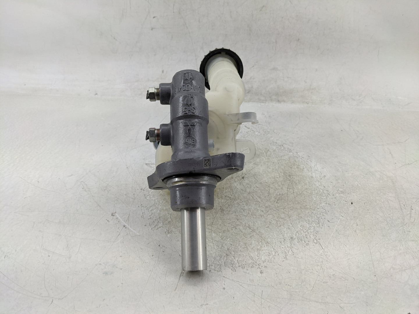 2014-2016 Mitsubishi Outlander Brake Master Cylinder - Oemusedautoparts1.com