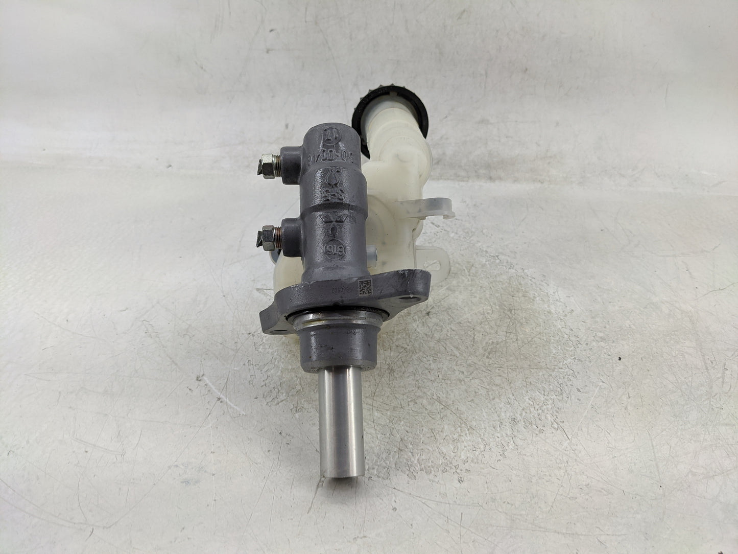 2014-2016 Mitsubishi Outlander Brake Master Cylinder - Oemusedautoparts1.com