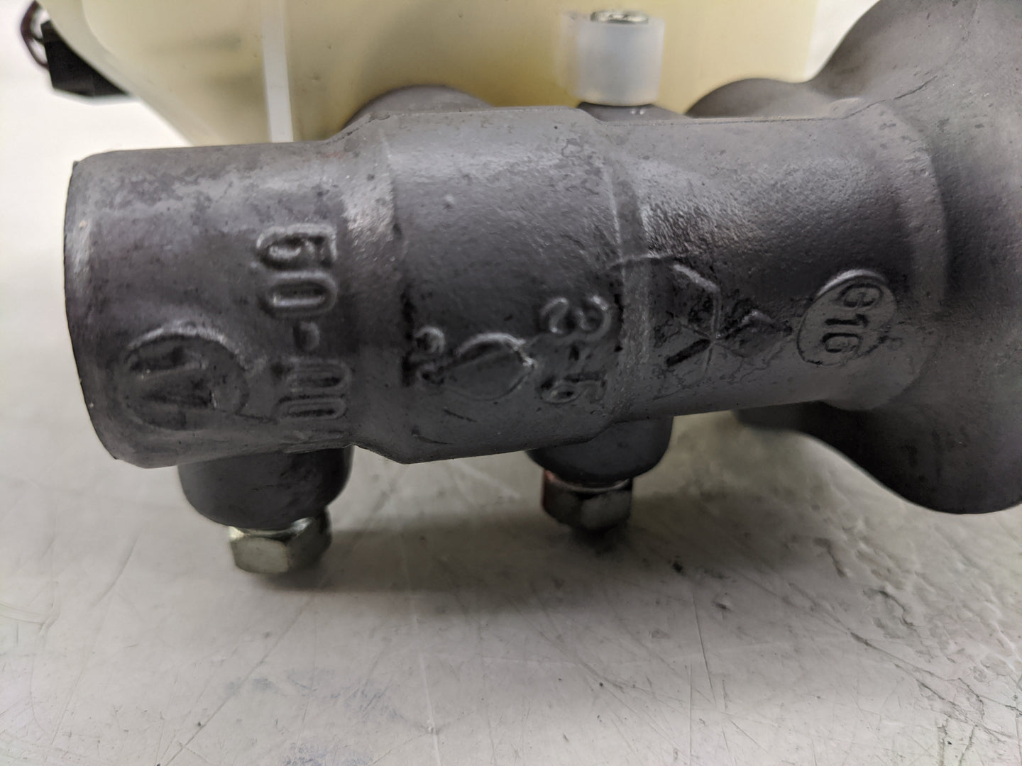 2014-2016 Mitsubishi Outlander Brake Master Cylinder - Oemusedautoparts1.com
