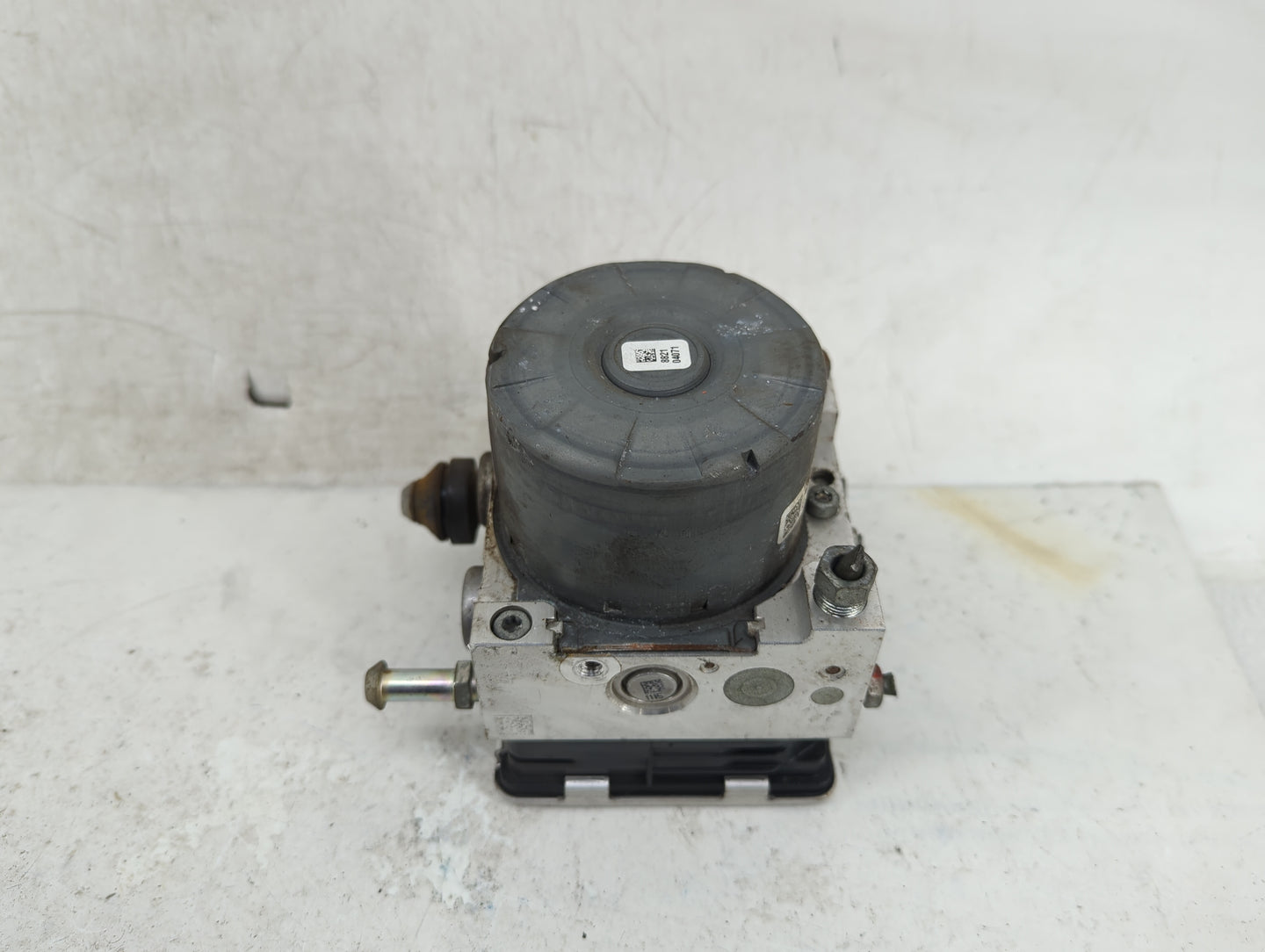 2017 Mitsubishi Outlander ABS Pump Control Module Replacement P/N:4670B374 28.5162-6202.3, 06.2109-8239.3, 06.2623-3277.1 Fi