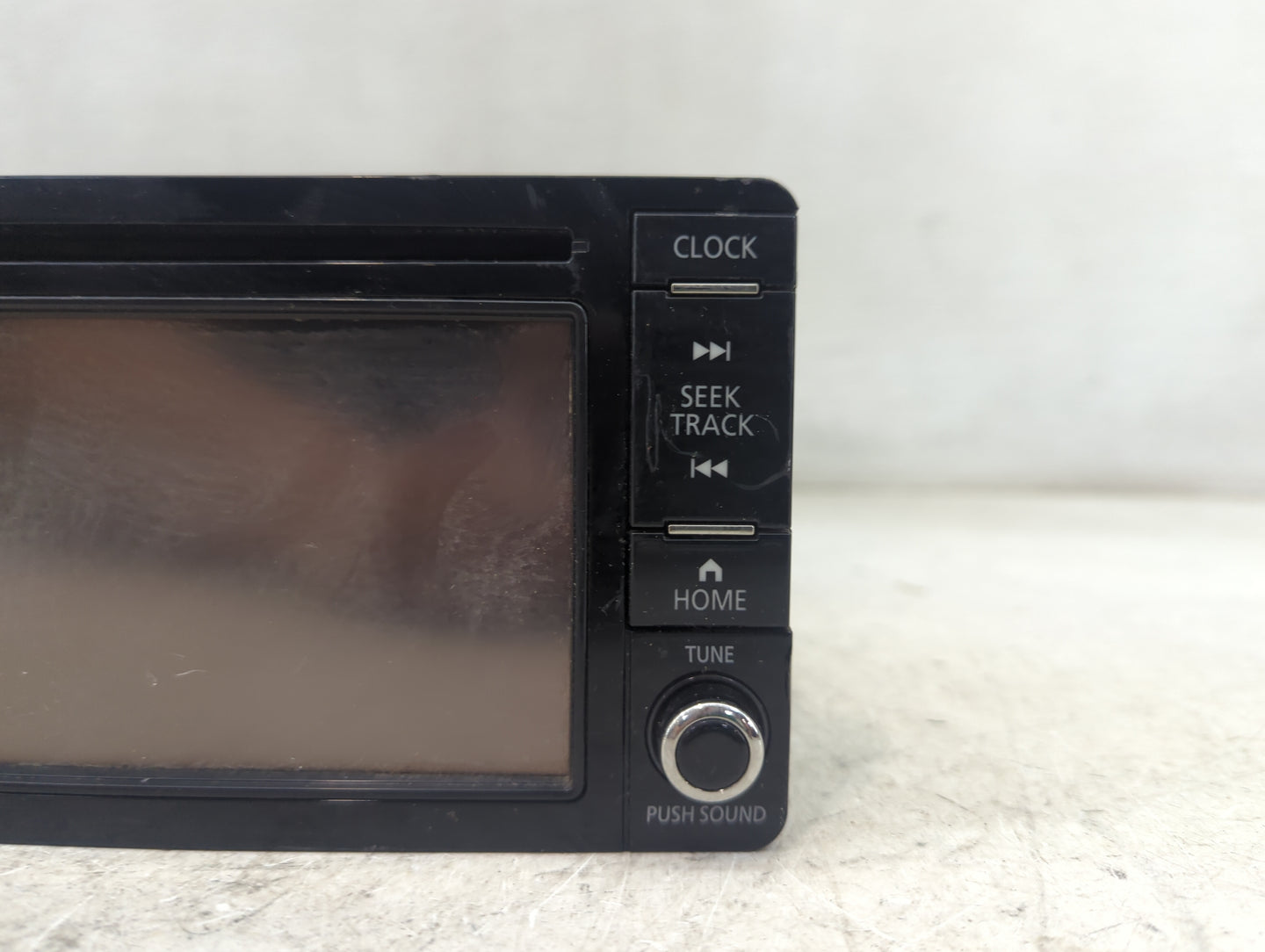 2017 Mitsubishi Outlander Radio AM FM Cd Player Receiver Replacement P/N:8701A692 DY-5MU6R69-T Fits OEM Used Auto Parts - Oe
