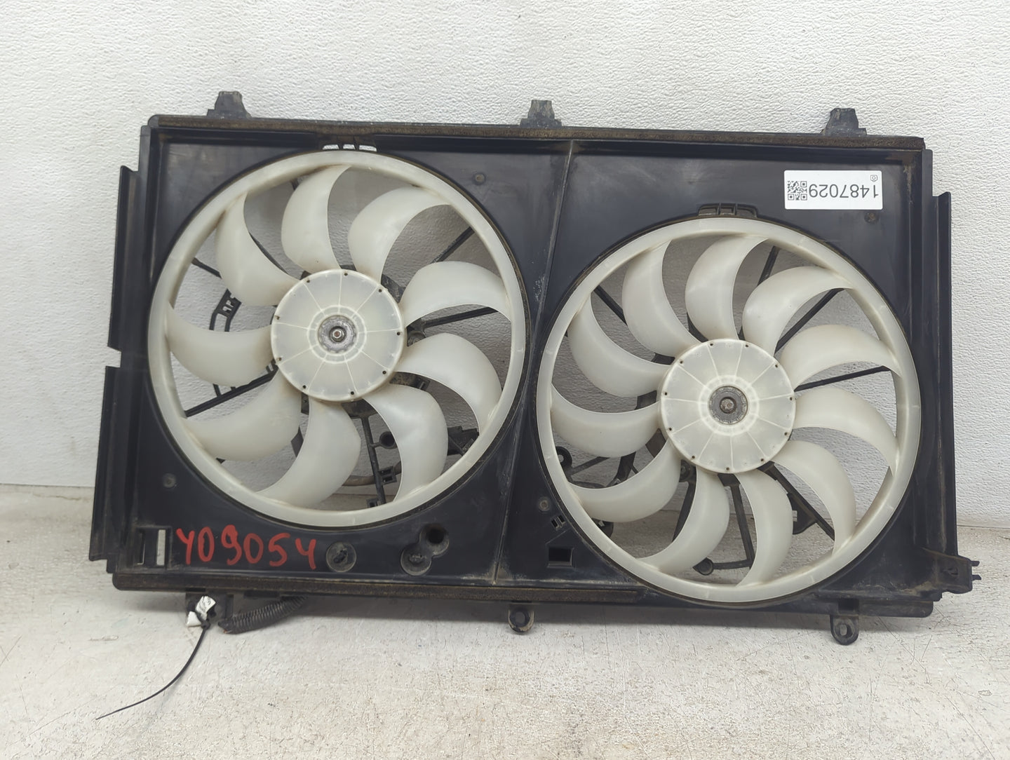 2014-2016 Mitsubishi Outlander Electric Radiator Cooling Fan Motor Assembly Fits Fits 2014 2015 2016 OEM Used Auto Parts - O