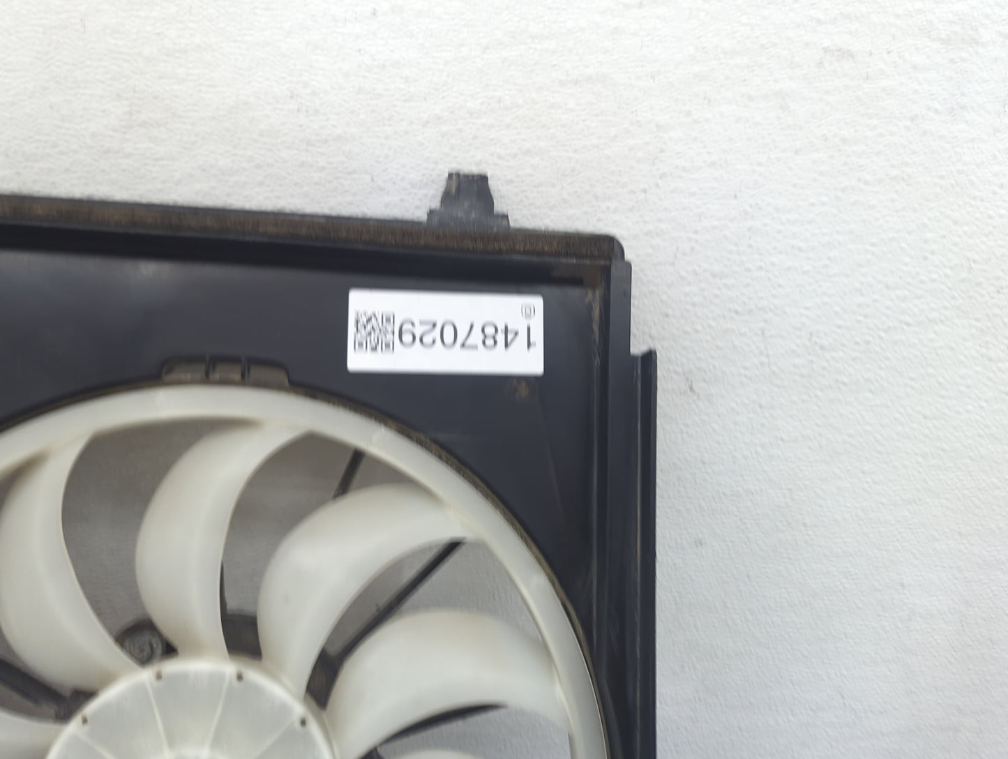 2014-2016 Mitsubishi Outlander Electric Radiator Cooling Fan Motor Assembly Fits Fits 2014 2015 2016 OEM Used Auto Parts - O