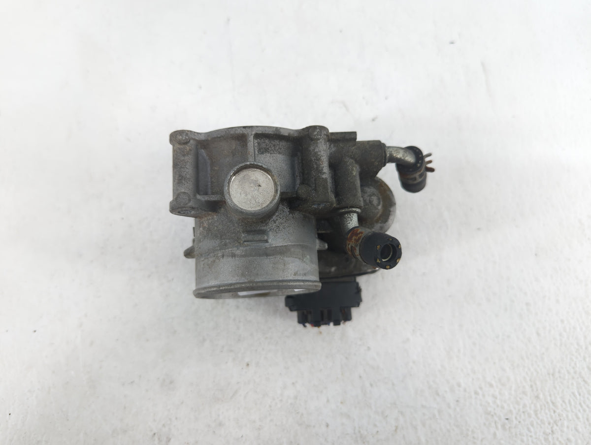 2013-2017 Mitsubishi Outlander Throttle Body P/N:57021 B Fits Fits 2013 2014 2015 2016 2017 OEM Used Auto Parts - Oemusedaut