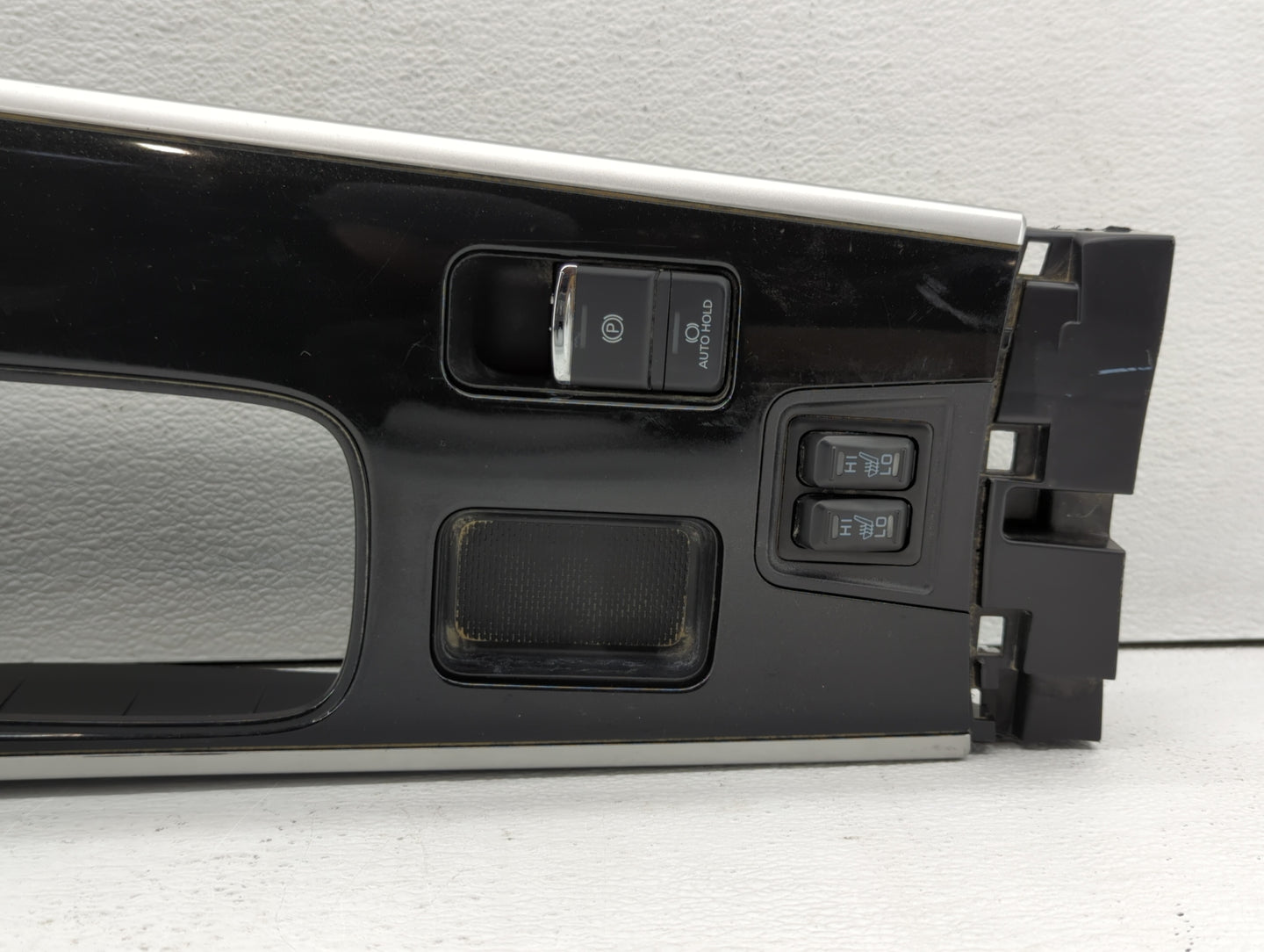 2017 Mitsubishi Outlander Center Floor Console P/N:8011B998ZZ Fits OEM Used Auto Parts - Oemusedautoparts1.com