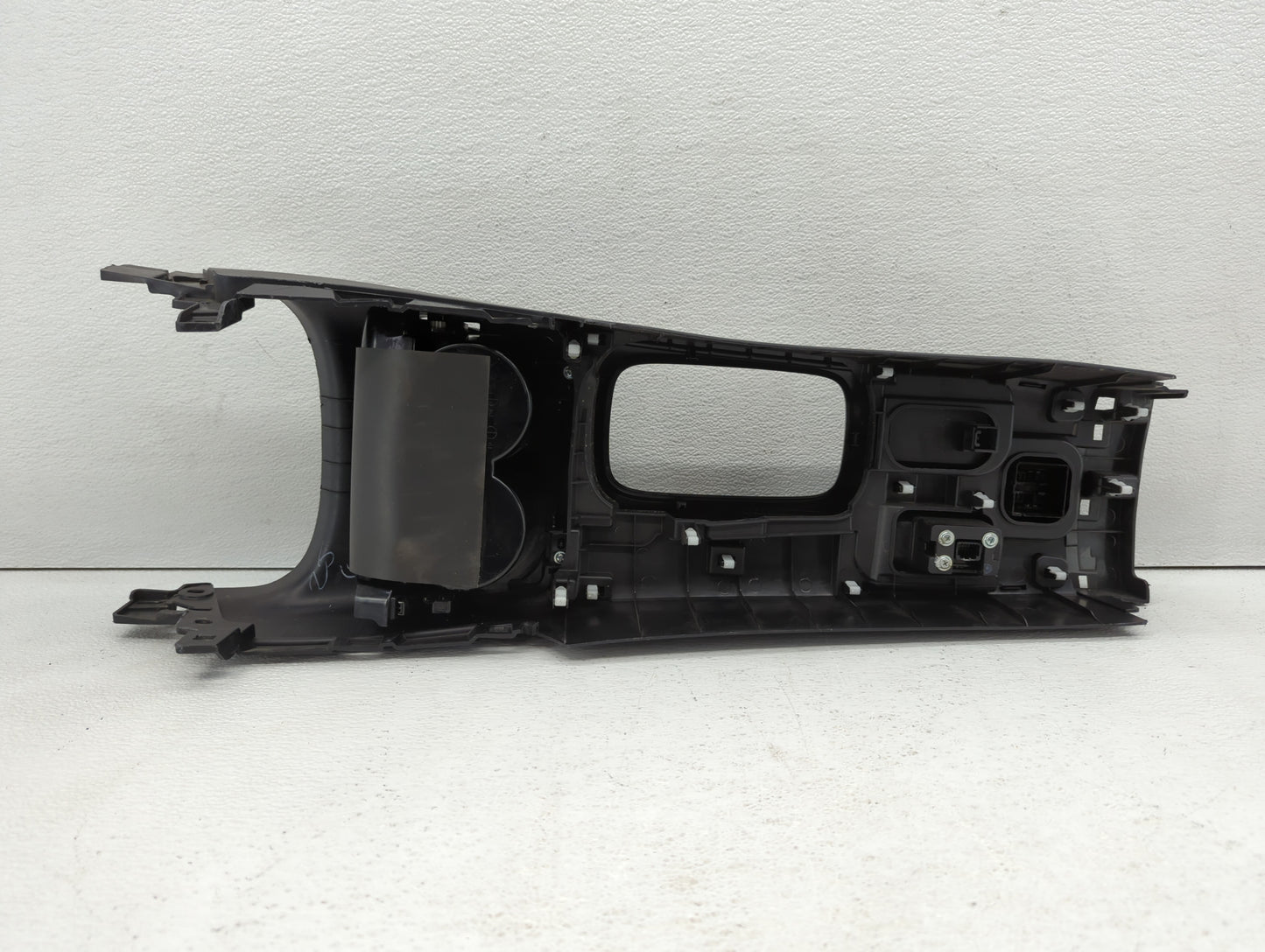 2017 Mitsubishi Outlander Center Floor Console P/N:8011B998ZZ Fits OEM Used Auto Parts - Oemusedautoparts1.com