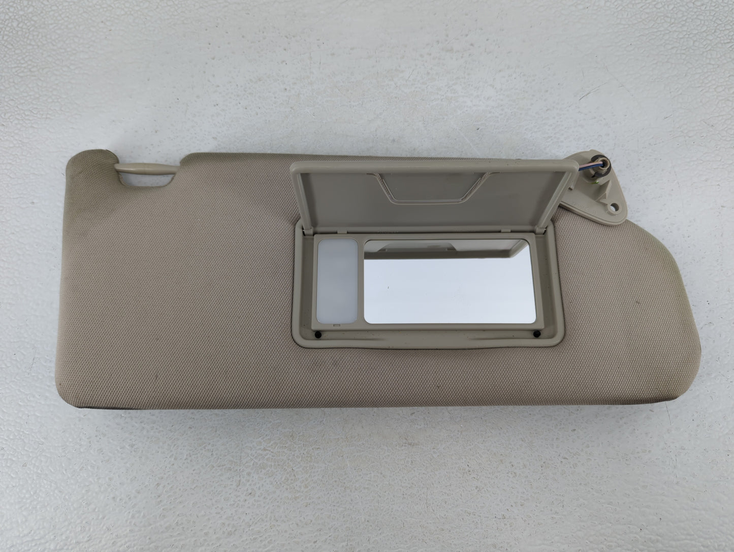 2017 Mitsubishi Outlander Sun Visor Shade Replacement Passenger Right Mirror Fits OEM Used Auto Parts - Oemusedautoparts1.co