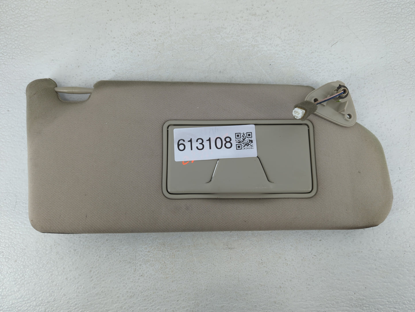 2017 Mitsubishi Outlander Sun Visor Shade Replacement Passenger Right Mirror Fits OEM Used Auto Parts - Oemusedautoparts1.co