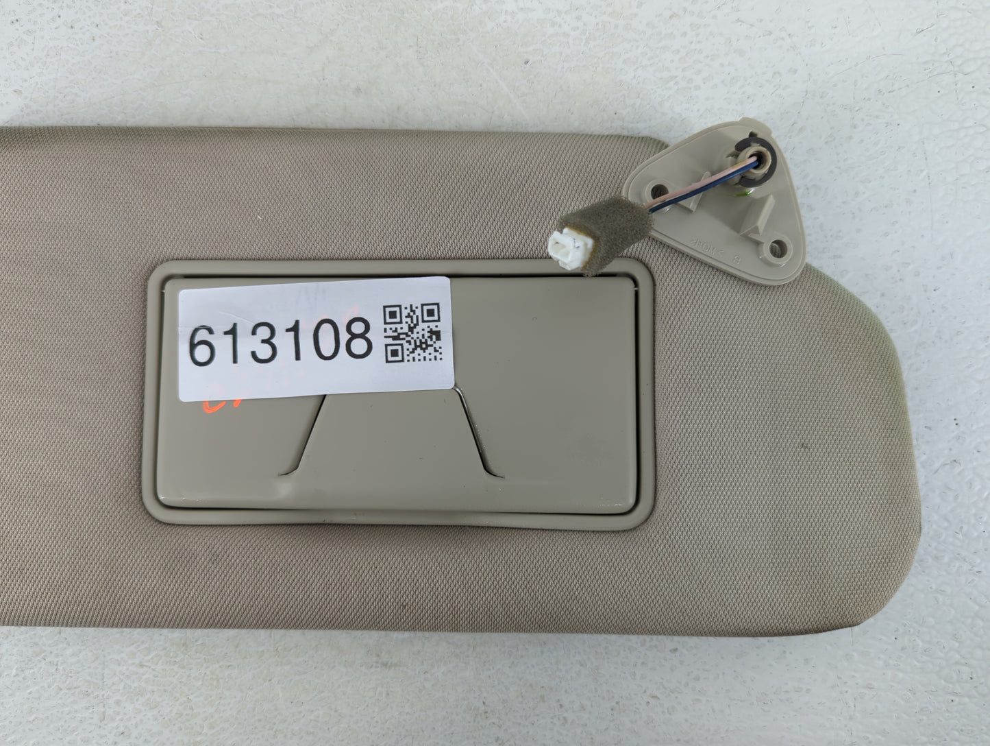2017 Mitsubishi Outlander Sun Visor Shade Replacement Passenger Right Mirror Fits OEM Used Auto Parts - Oemusedautoparts1.co