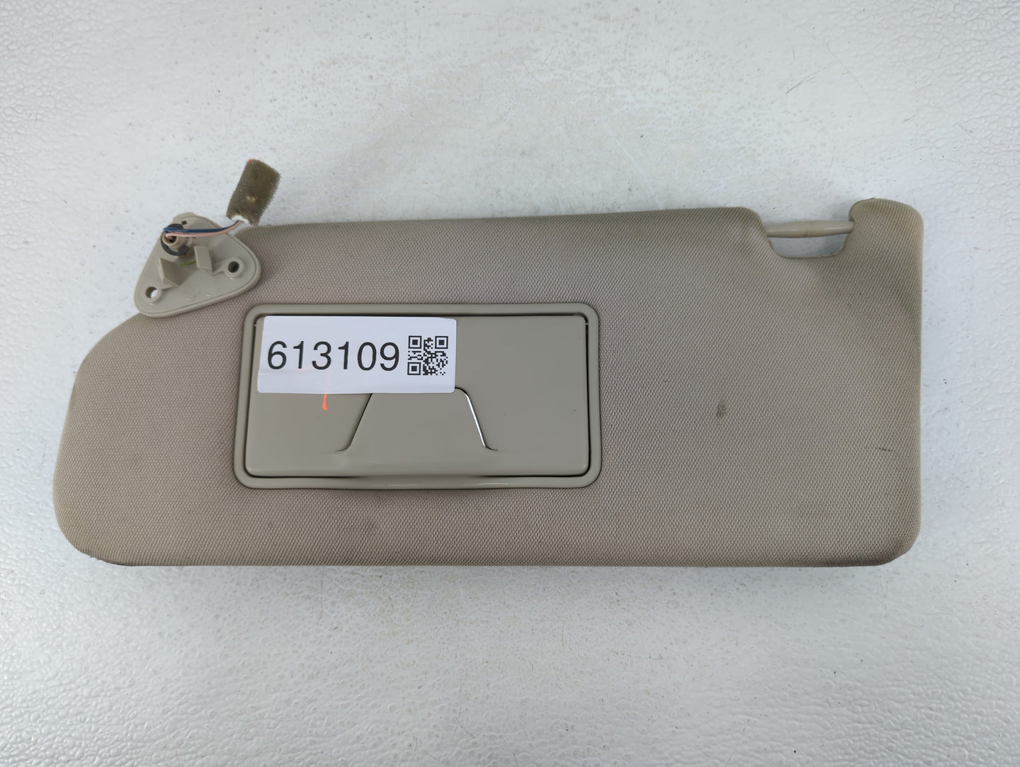 2017 Mitsubishi Outlander Sun Visor Shade Replacement Passenger Right Mirror Fits OEM Used Auto Parts - Oemusedautoparts1.co