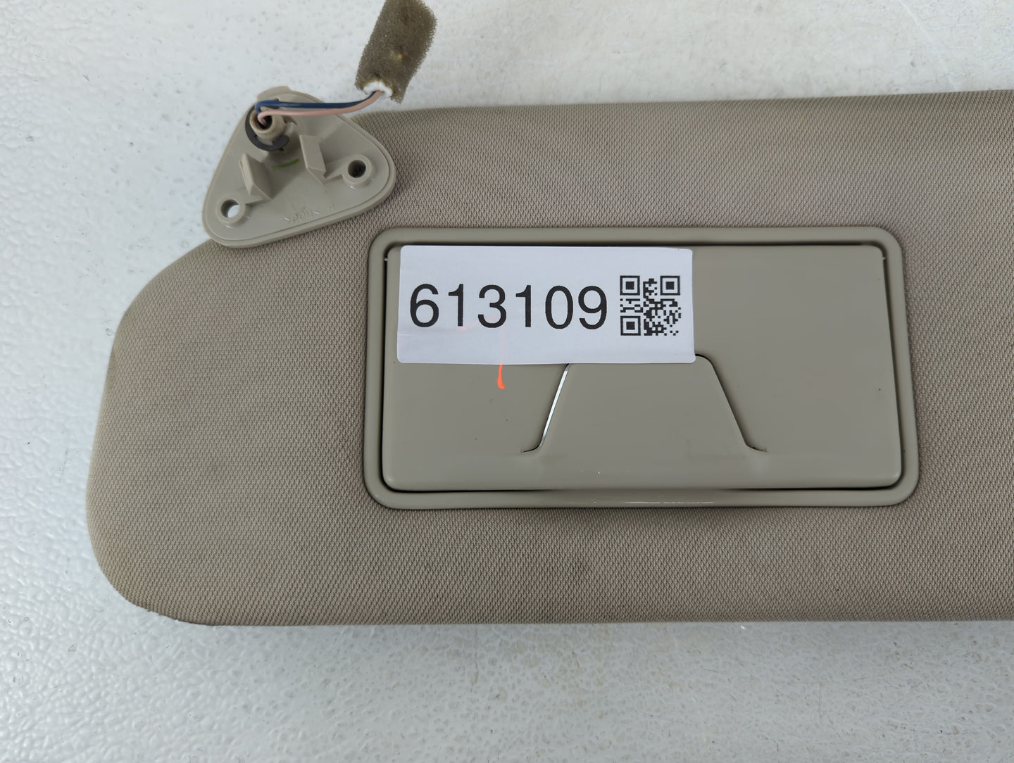 2017 Mitsubishi Outlander Sun Visor Shade Replacement Passenger Right Mirror Fits OEM Used Auto Parts - Oemusedautoparts1.co