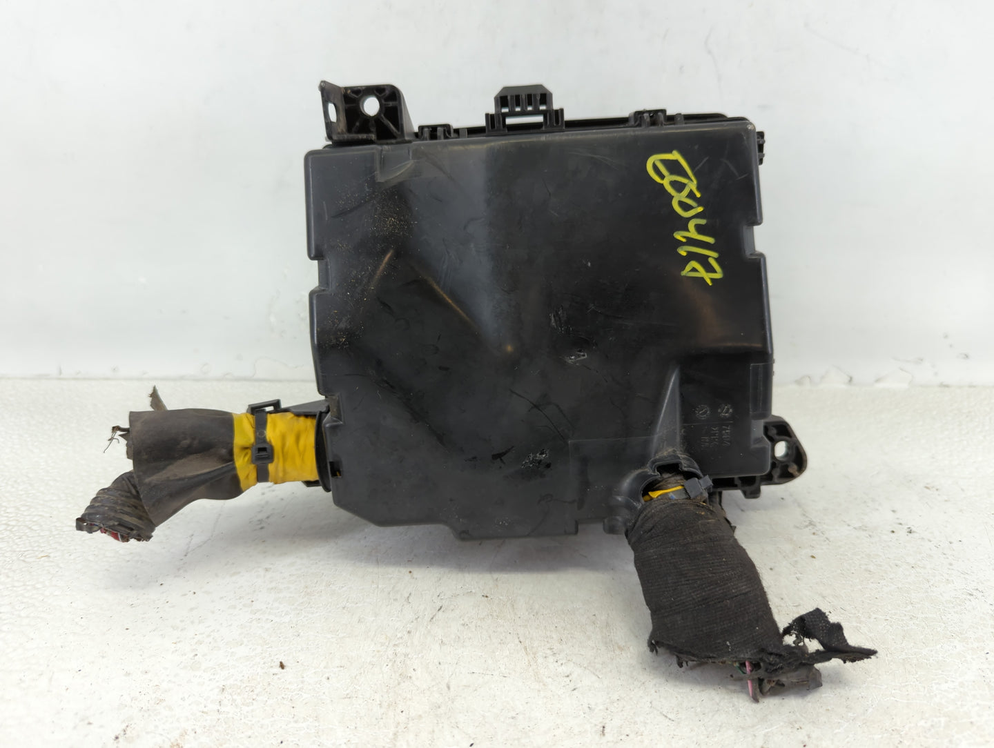 2017 Mitsubishi Outlander Fusebox Fuse Box Panel Relay Module Fits OEM Used Auto Parts - Oemusedautoparts1.com