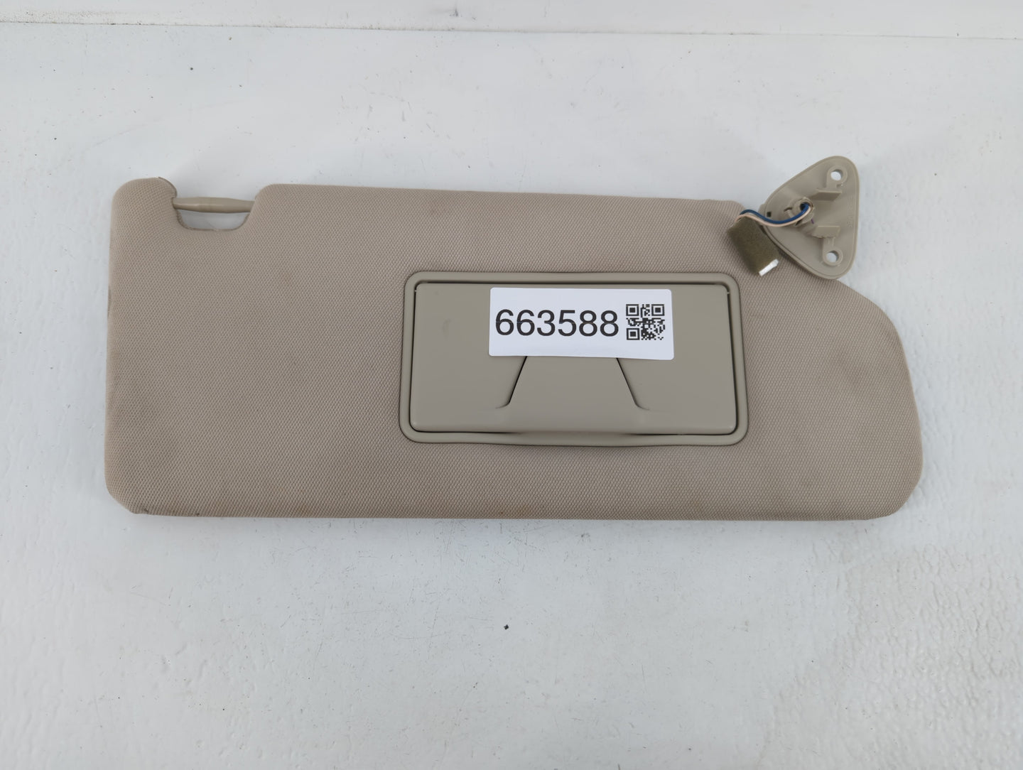 2017 Mitsubishi Outlander Sun Visor Shade Replacement Passenger Right Mirror Fits OEM Used Auto Parts - Oemusedautoparts1.co