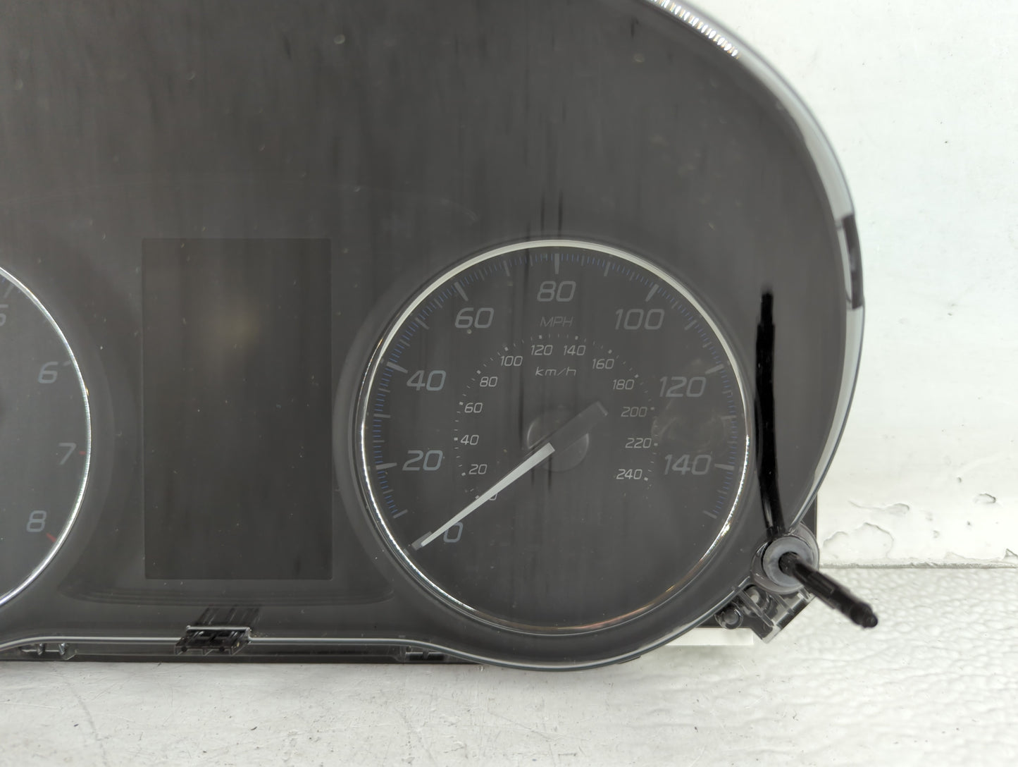 2017 Mitsubishi Outlander Instrument Cluster Speedometer Gauges P/N:0504380420958 MM0059-208, 8100C617 Fits OEM Used Auto Pa
