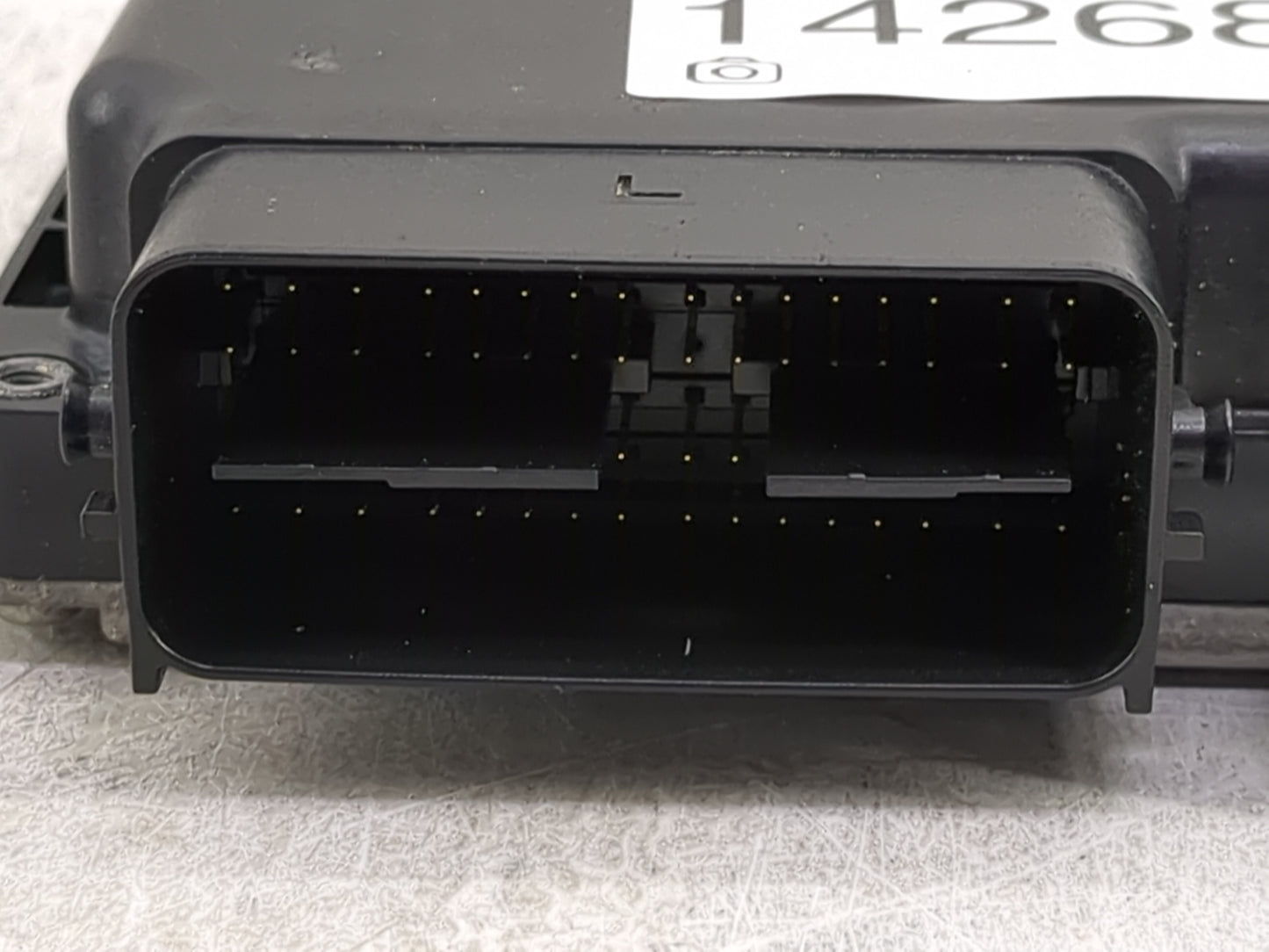 2016-2017 Mitsubishi Outlander Sport PCM Engine Control Computer ECU ECM PCU OEM P/N:E6T83573 1860C813 Fits Fits 2016 2017 O