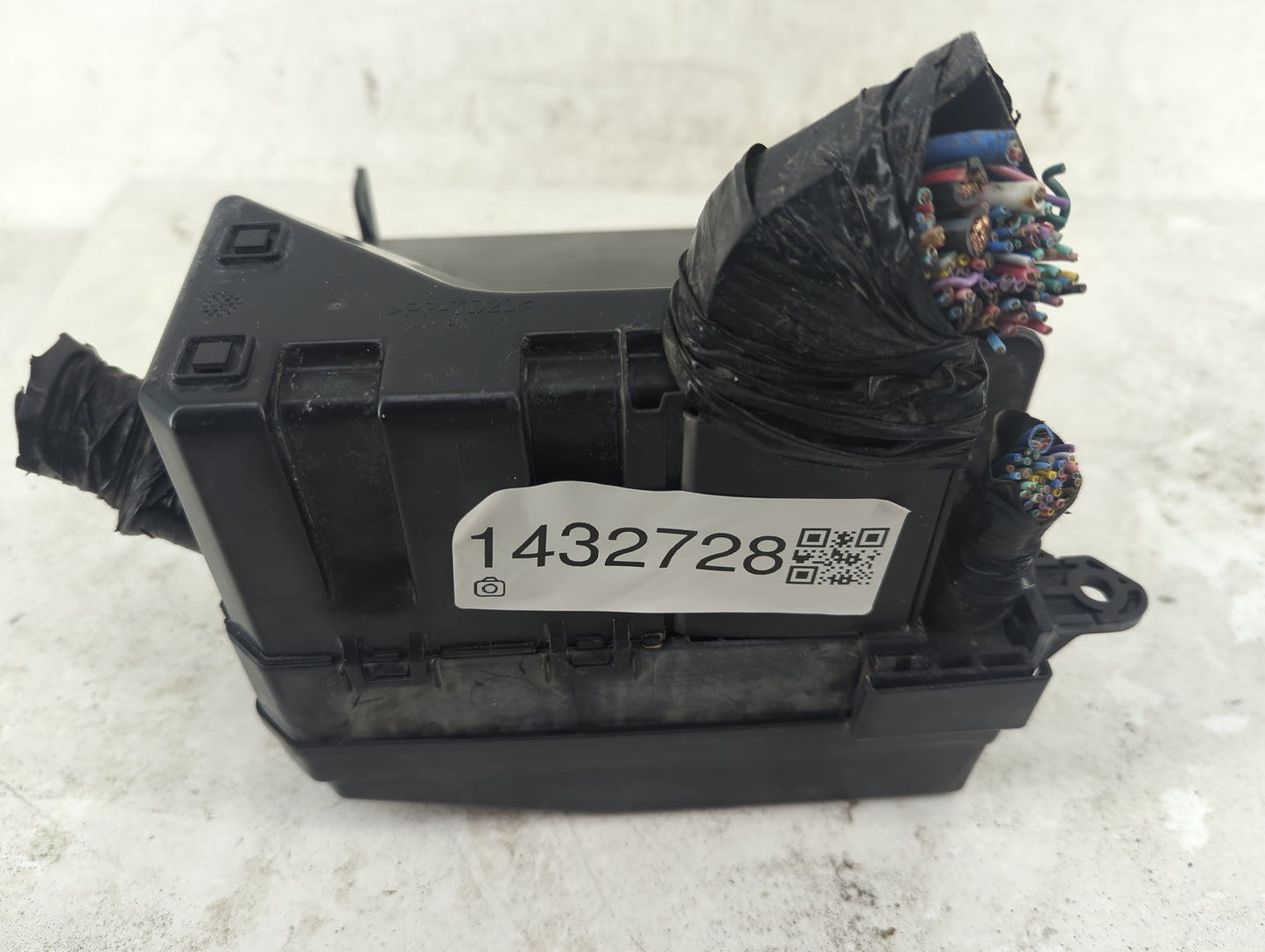 2012-2017 Mitsubishi Outlander Sport Fusebox Fuse Box Panel Relay Module P/N:MR301978 CB18PF-12V Fits OEM Used Auto Parts - 