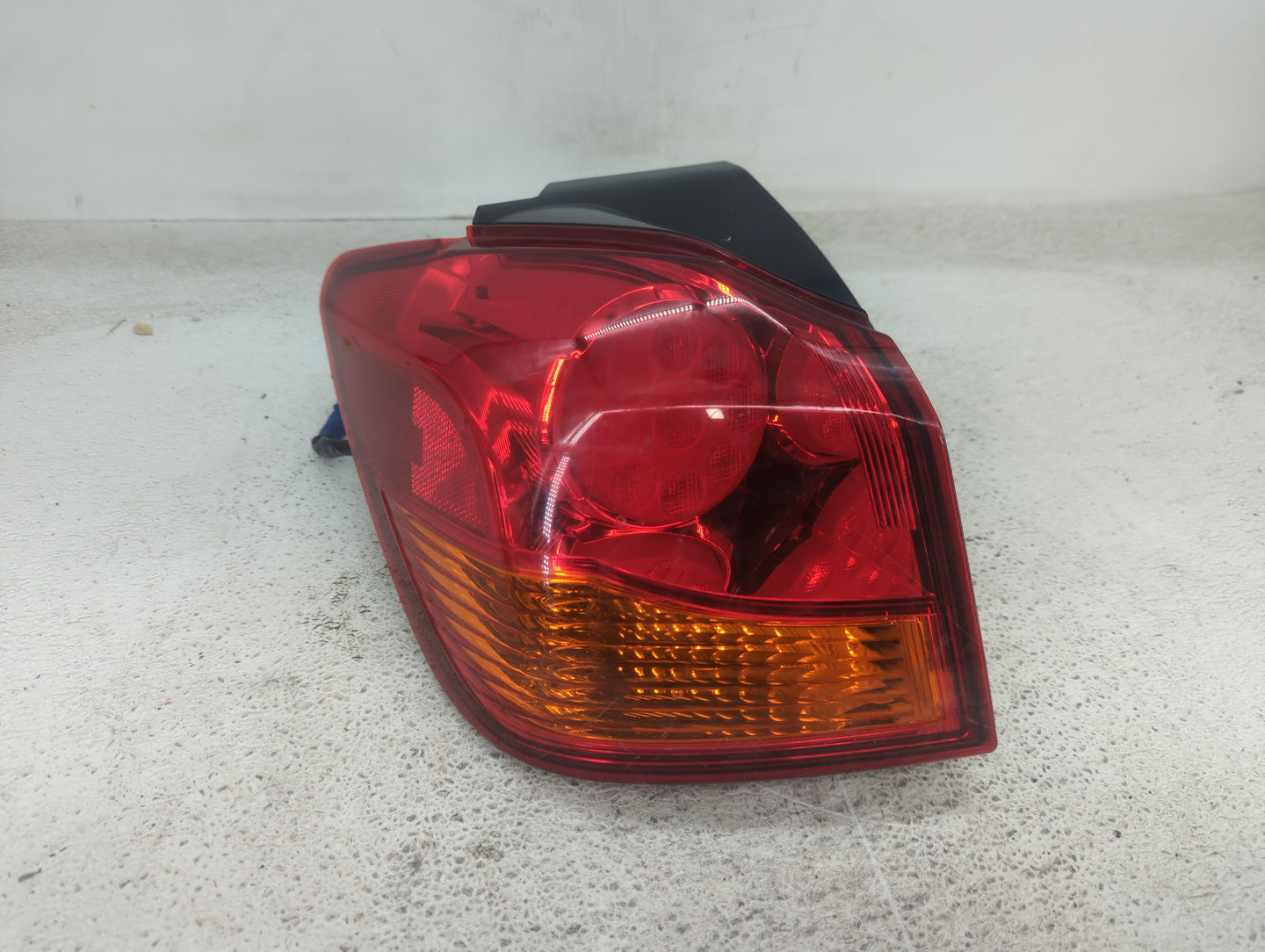 2011-2017 Mitsubishi Outlander Sport Tail Light Assembly Passenger Right OEM P/N:P9374 Fits OEM Used Auto Parts - Oemusedaut