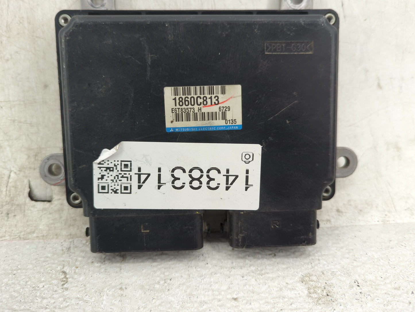 2016-2017 Mitsubishi Outlander Sport PCM Engine Control Computer ECU ECM PCU OEM P/N:1860C813, E6T83573 Fits Fits 2016 2017 
