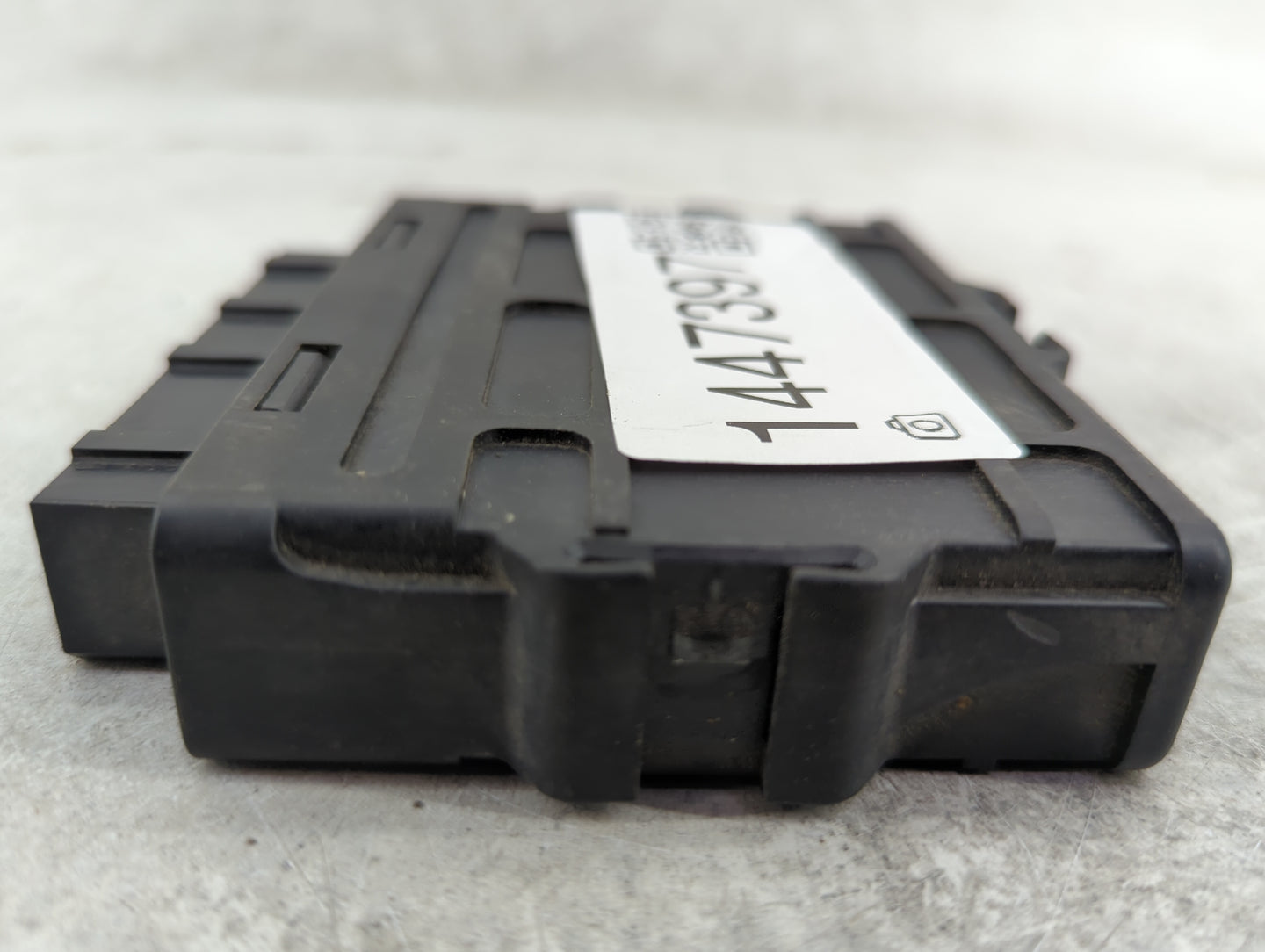 2016-2017 Mitsubishi Outlander Sport Transmission Control Module Tcu Tcm - Oemusedautoparts1.com