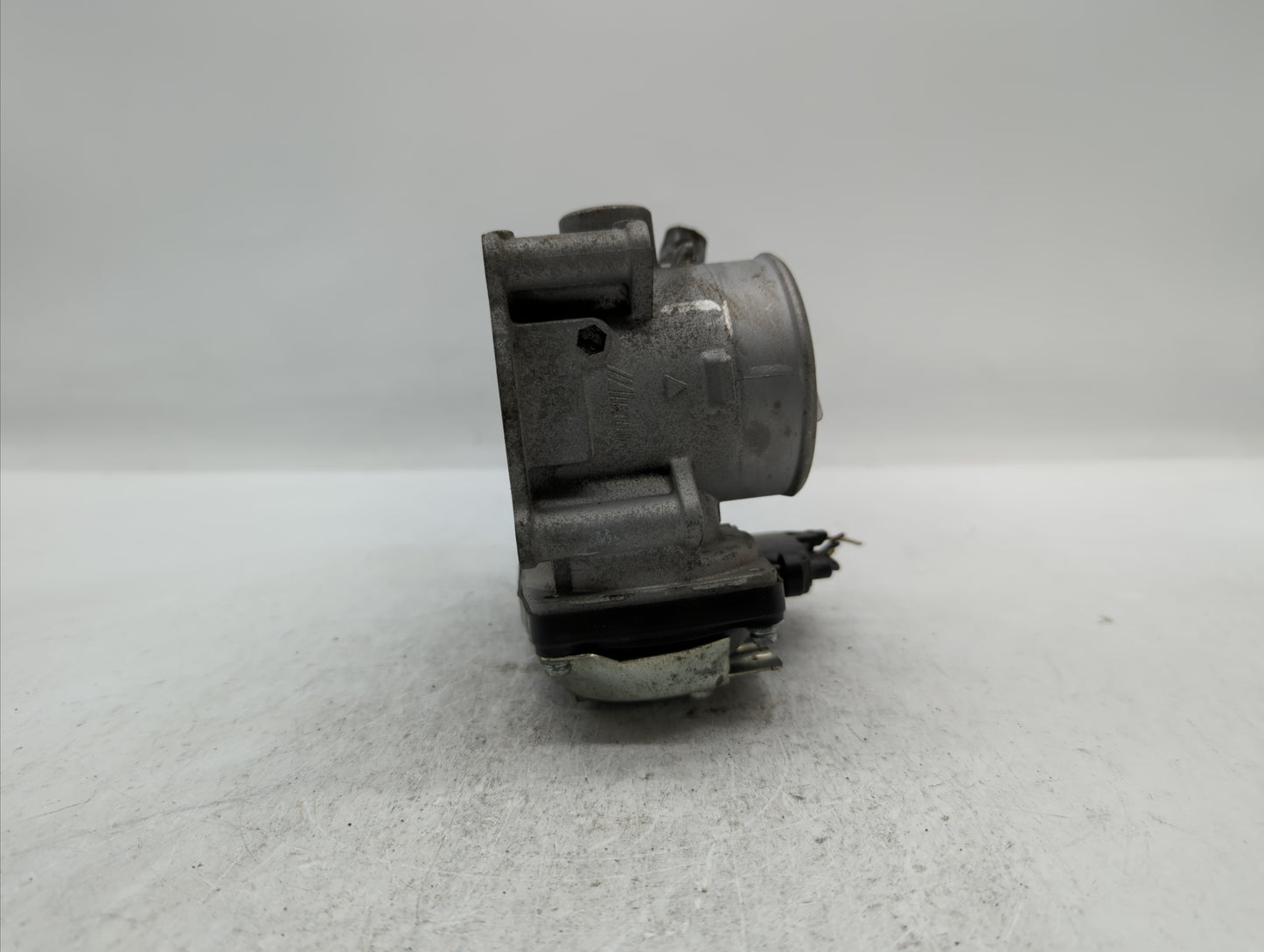 2017 Mitsubishi Outlander Sport Throttle Body P/N:57021 6X05 0243 Fits OEM Used Auto Parts - Oemusedautoparts1.com