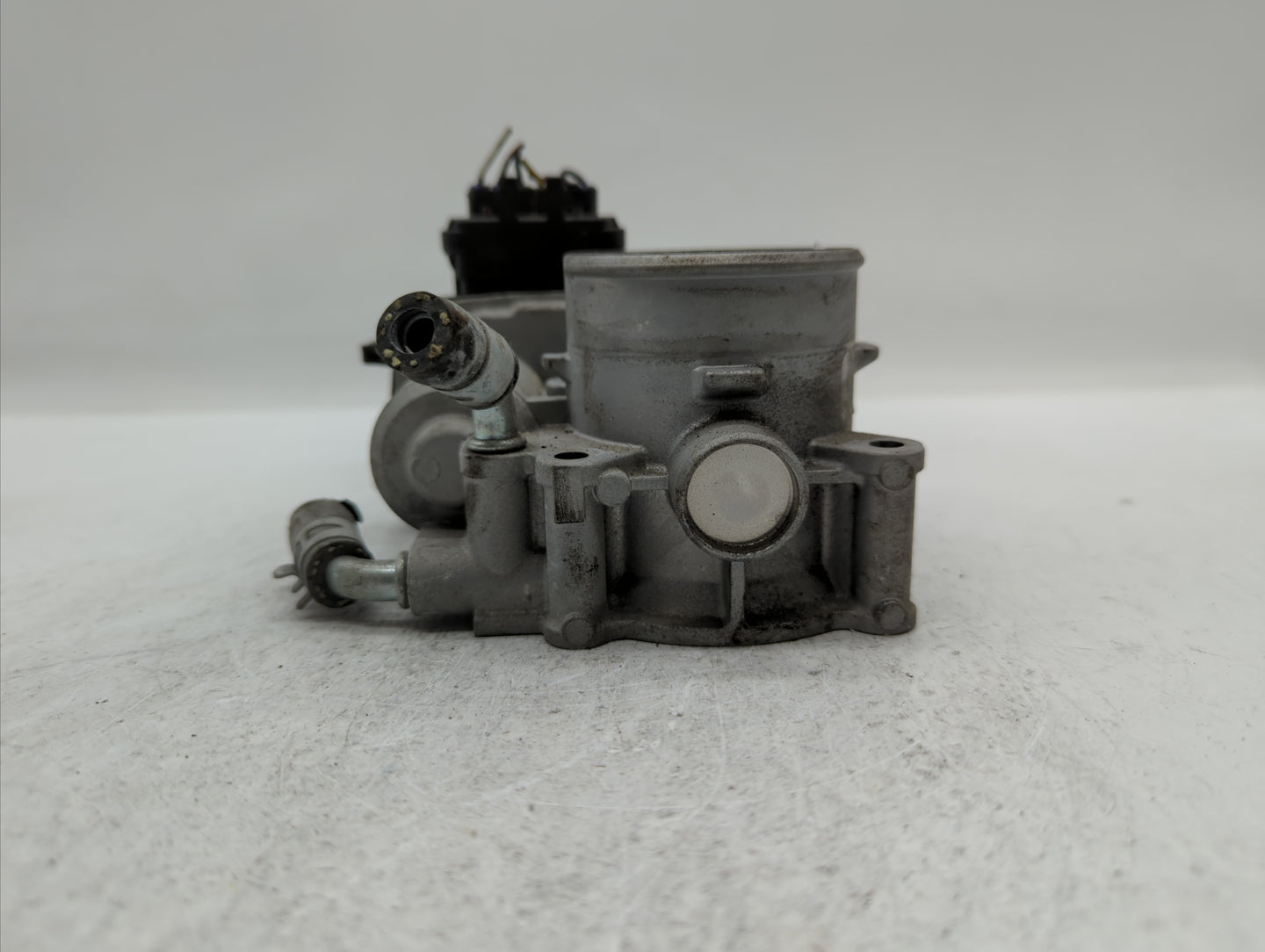 2017 Mitsubishi Outlander Sport Throttle Body P/N:57021 6X05 0243 Fits OEM Used Auto Parts - Oemusedautoparts1.com